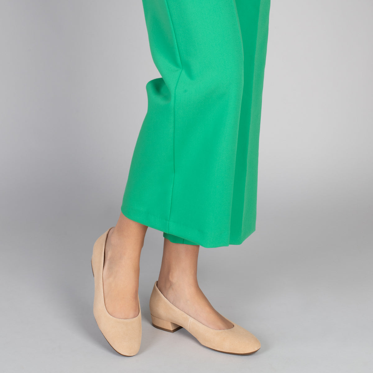 URBAN XS – Zapatos de tacón bajo de ante ARENA