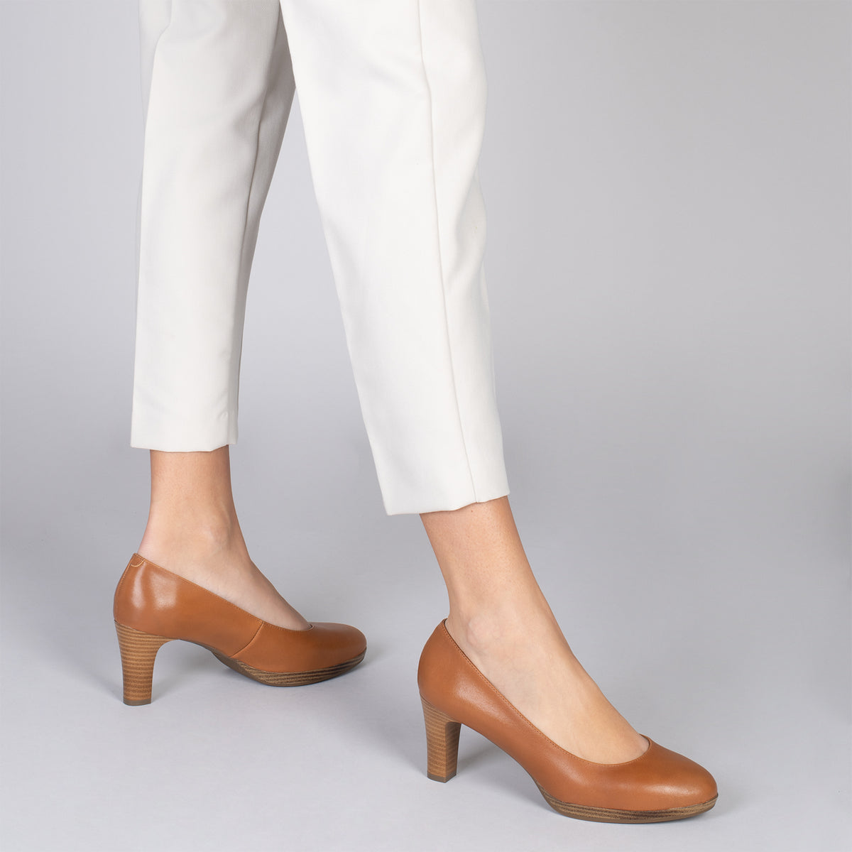 AZAFATA – Zapatos de tacón y plataforma MARRÓN