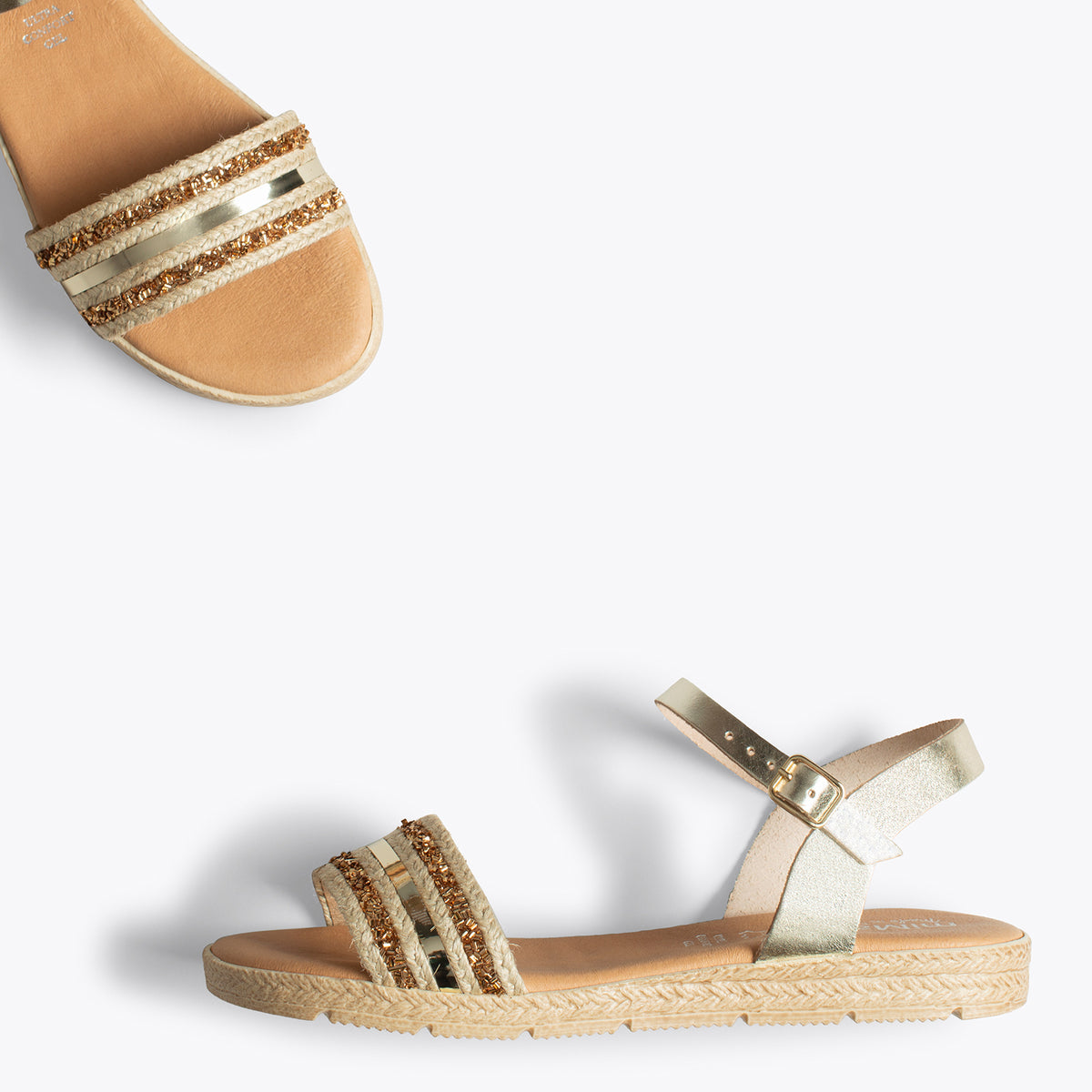 STAR Sandalia DORADA metalizada con pulsera
