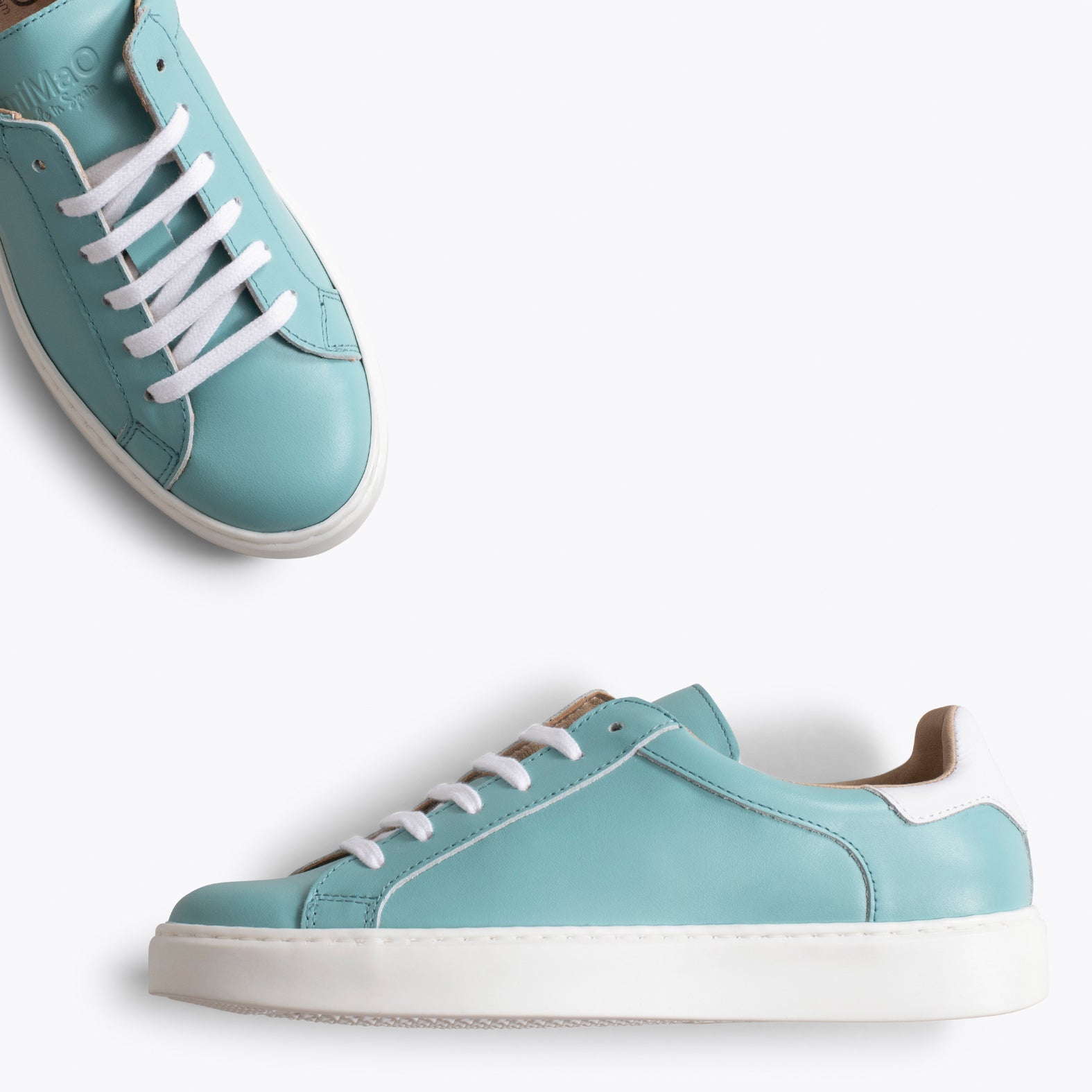 SNEAKER – BLUE sneaker with WHITE detail