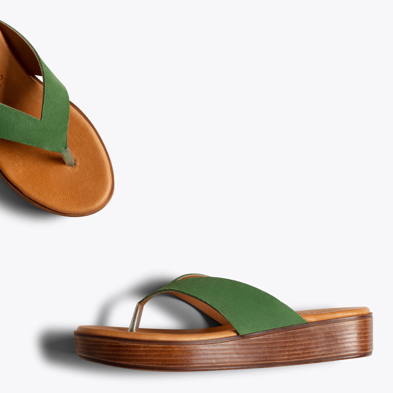 BASIC – GREEN leather flip flops