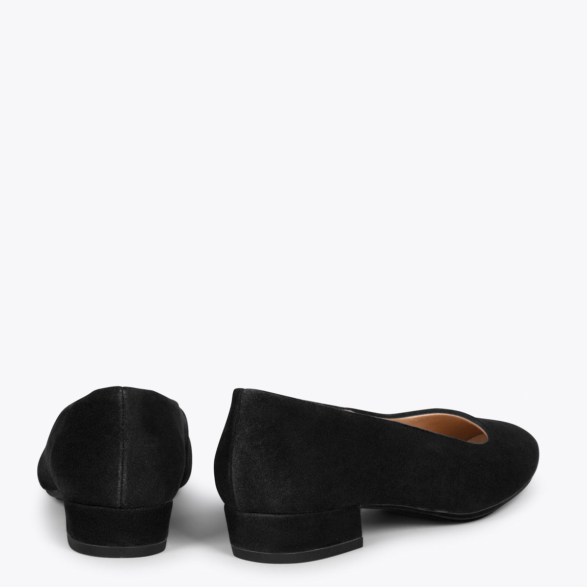 URBAN XS – Zapatos de tacón bajo de ante NEGRO