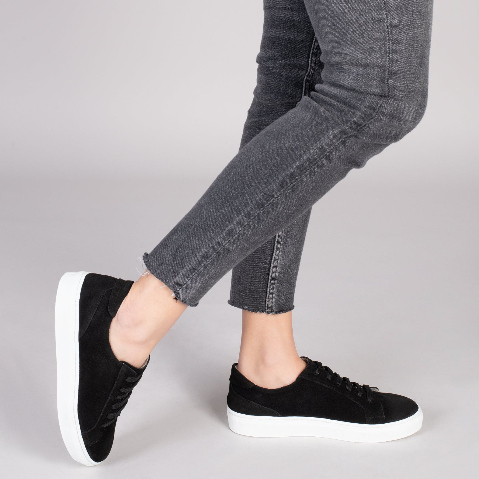 ENJOY – Sneakers de piel de serraje NEGRO
