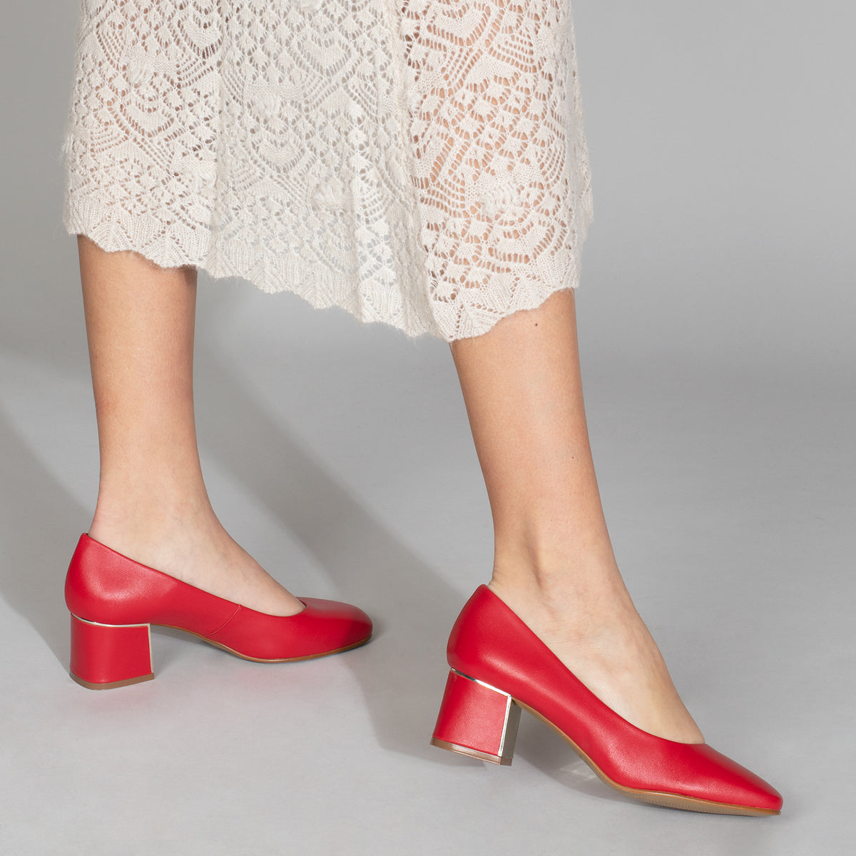 FEMME – RED mid heel shoes with square toe