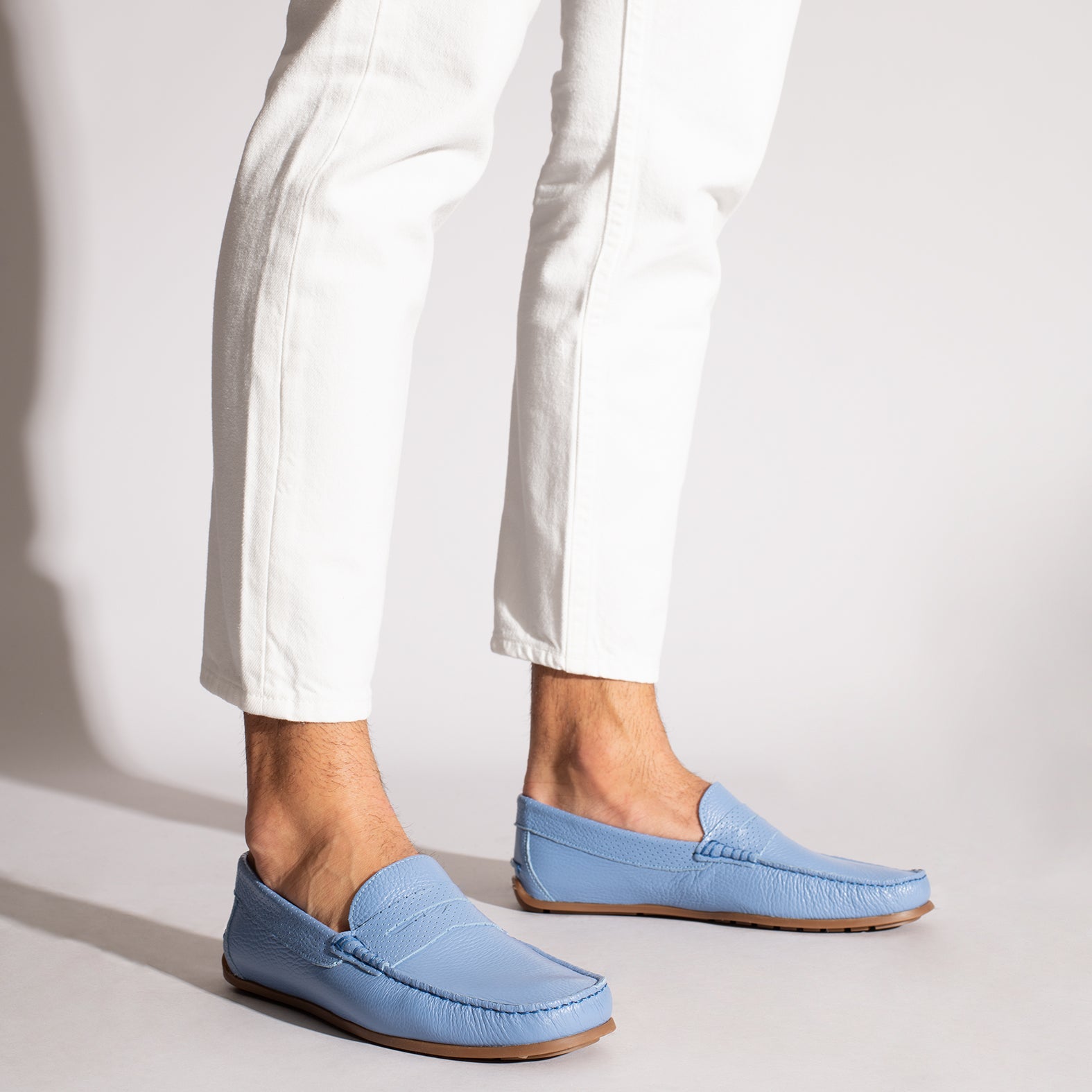 MOCASÍN Calzado casual para hombre de piel AZUL CLARO - miMaO ®
