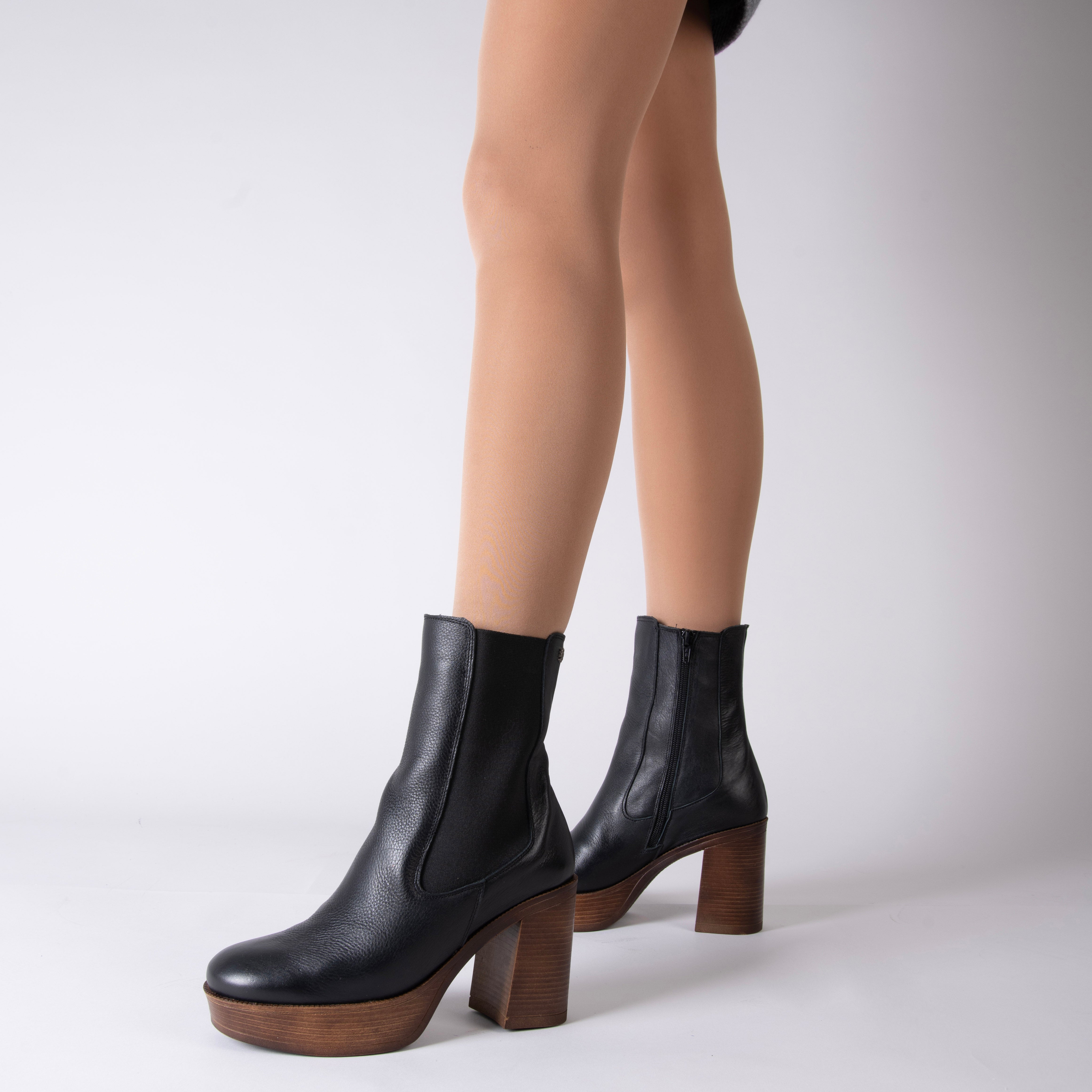 AITANA – Botines de tacón alto NEGRO