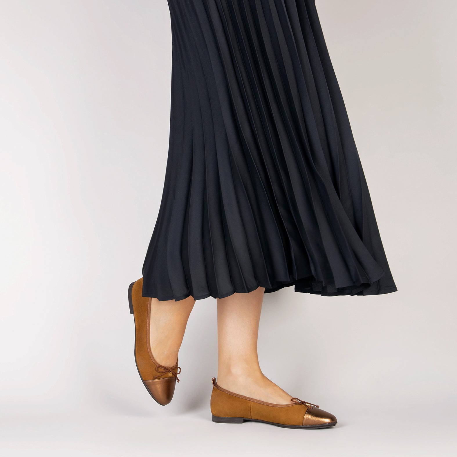 NICOLLE – Bailarina plana con puntera CAMEL - miMaO ®
