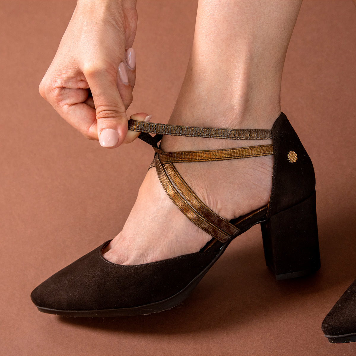 CINDY - Zapatos de tacón con tiras elásticas cruzadas MARRON BRONCE