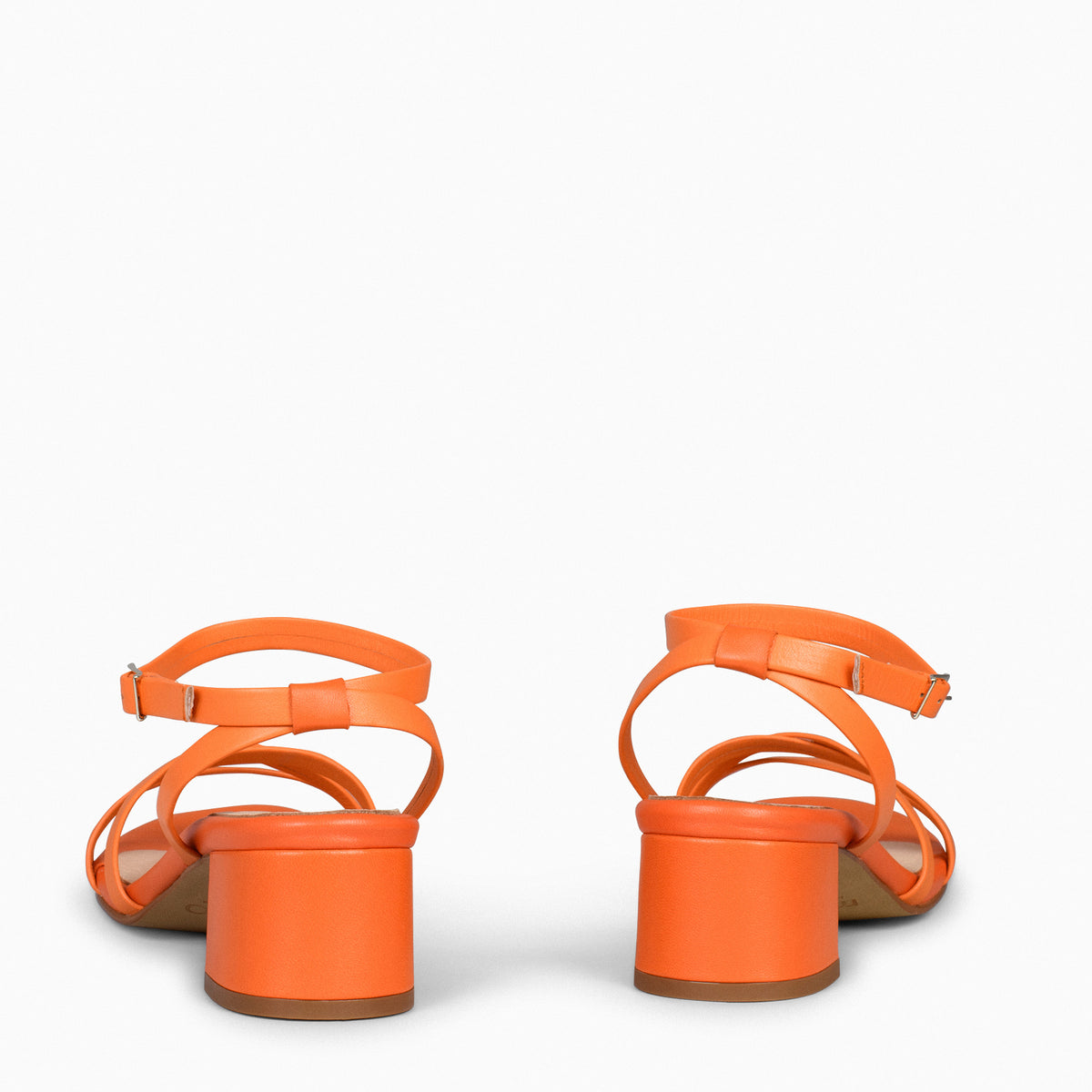 VIENA – Sandalias de tiras finas y tacón bajo NARANJA