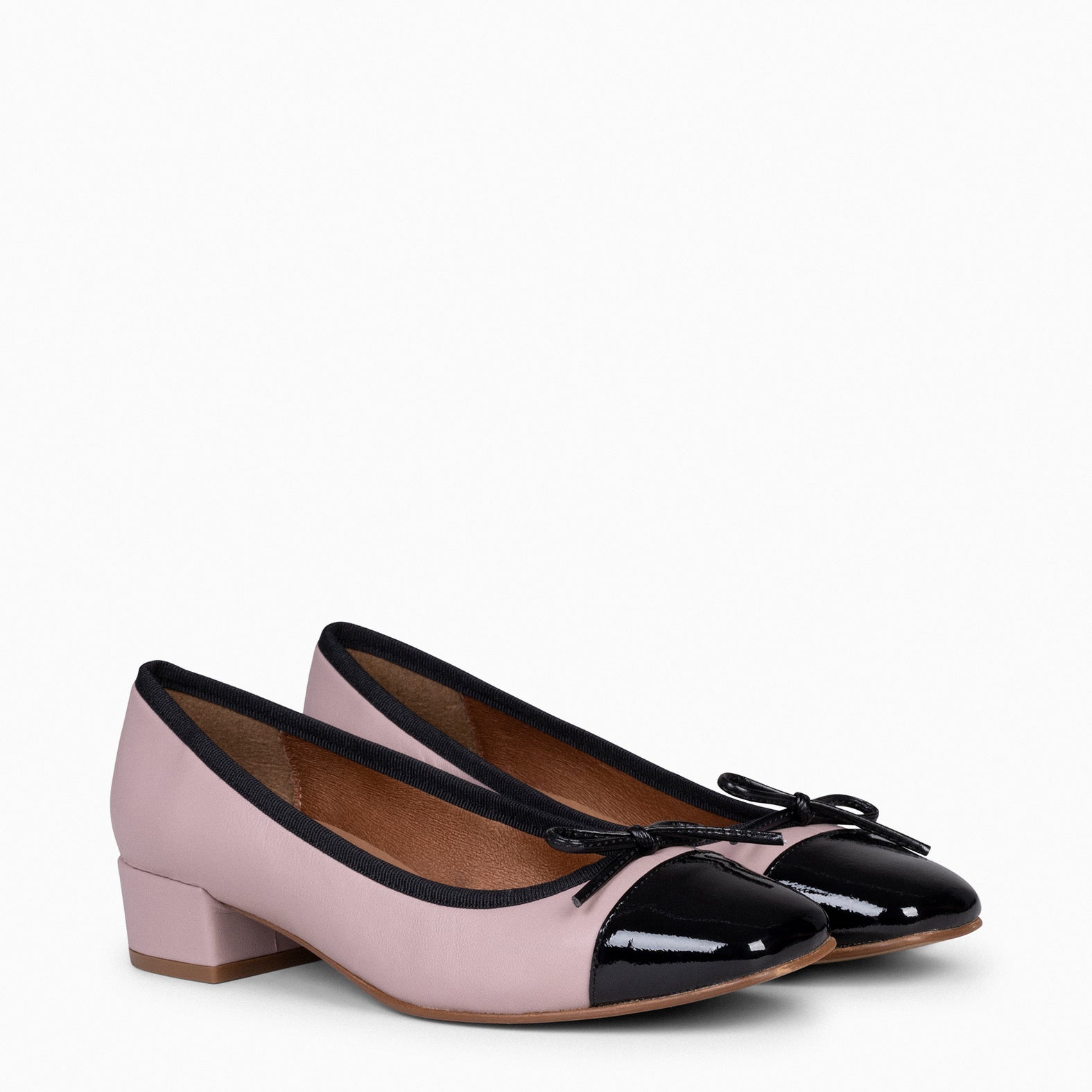 GLAMOUR – Ballerines à talon et bout en cuir vernis NUDE