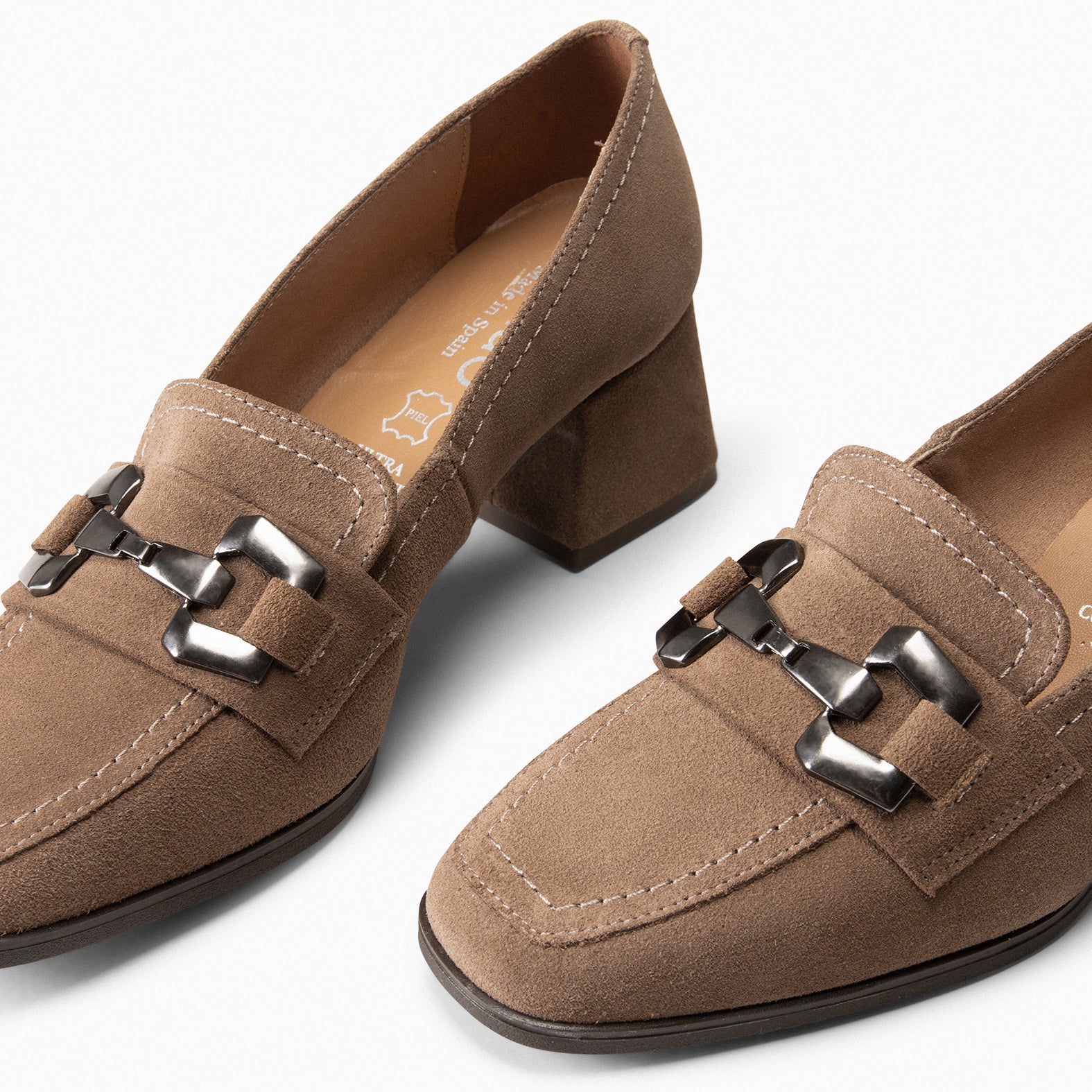 CAMILA – Mocasines de tacón ancho TAUPE - miMaO ®