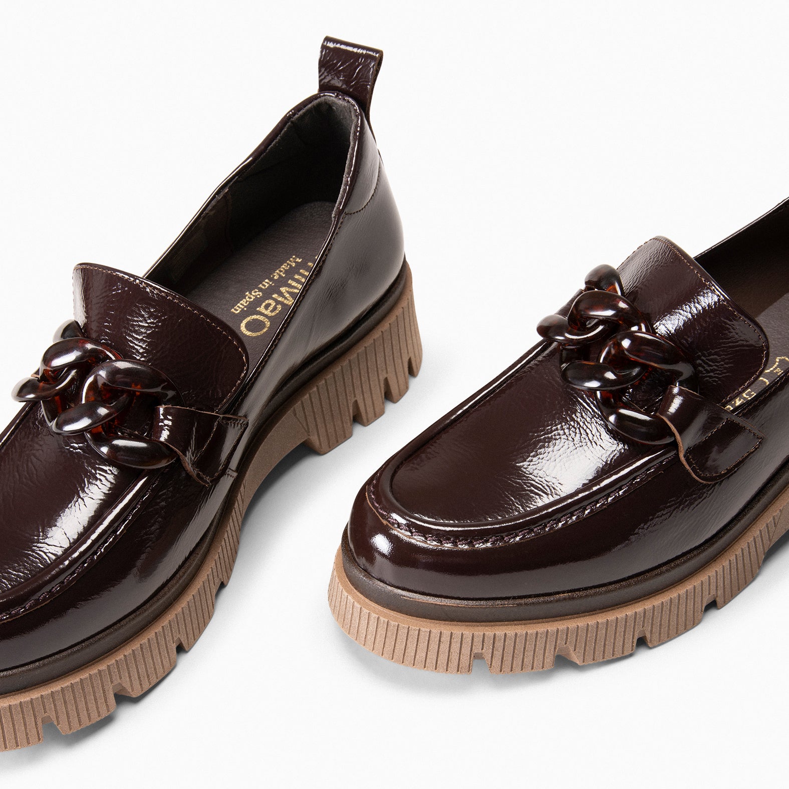 LOLA - Mocasín MARRÓN con suela track - miMaO ®
