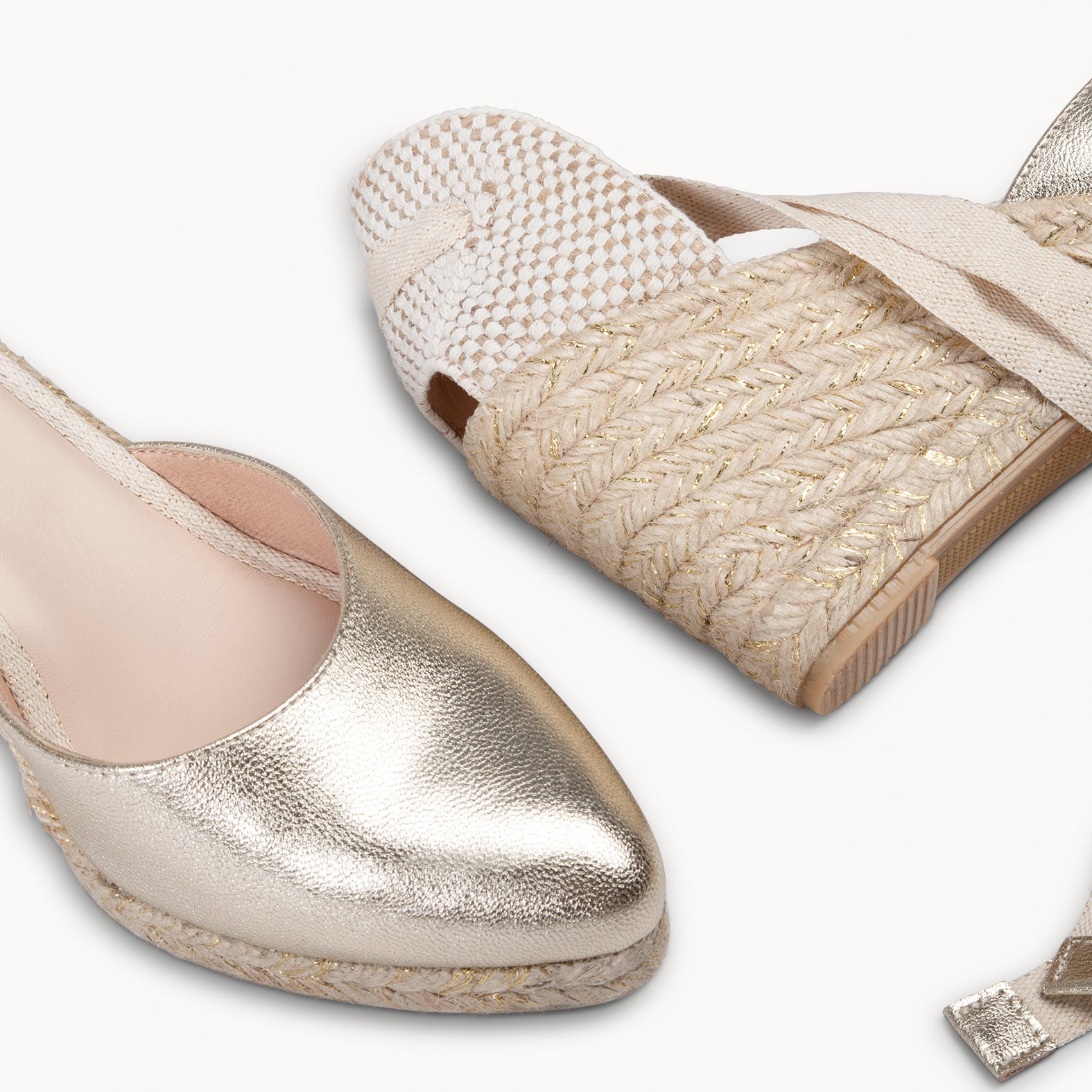 LÉONOR - Espadrilles à talon avec laçage OR