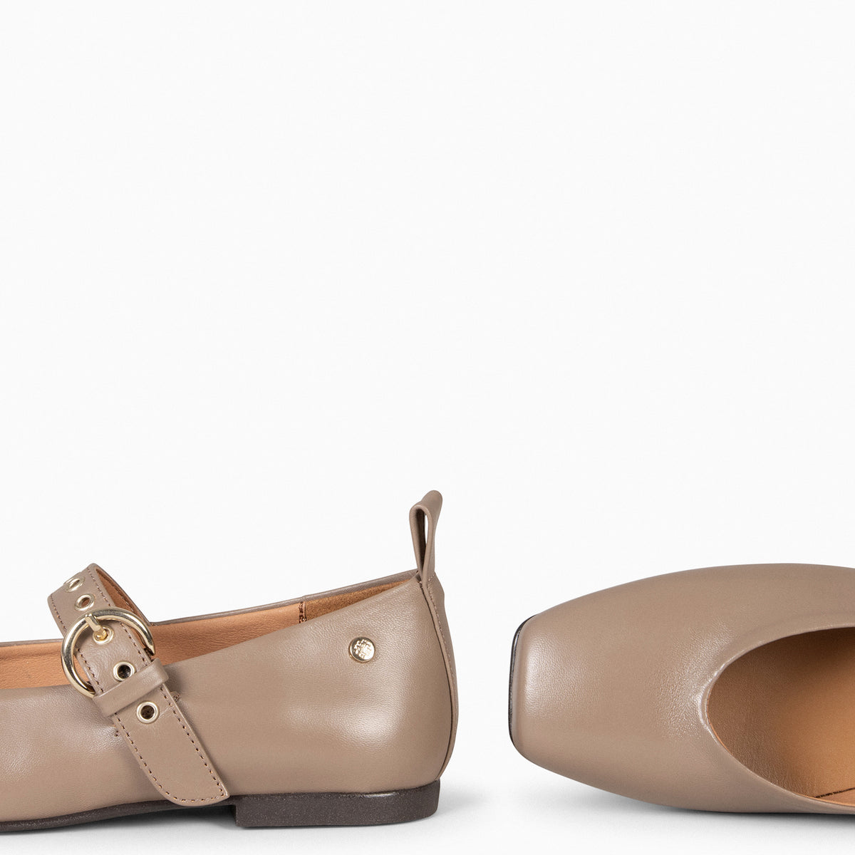 ARUNA – MERCEDITA CON PUNTERA CUADRADA TAUPE - miMaO ®