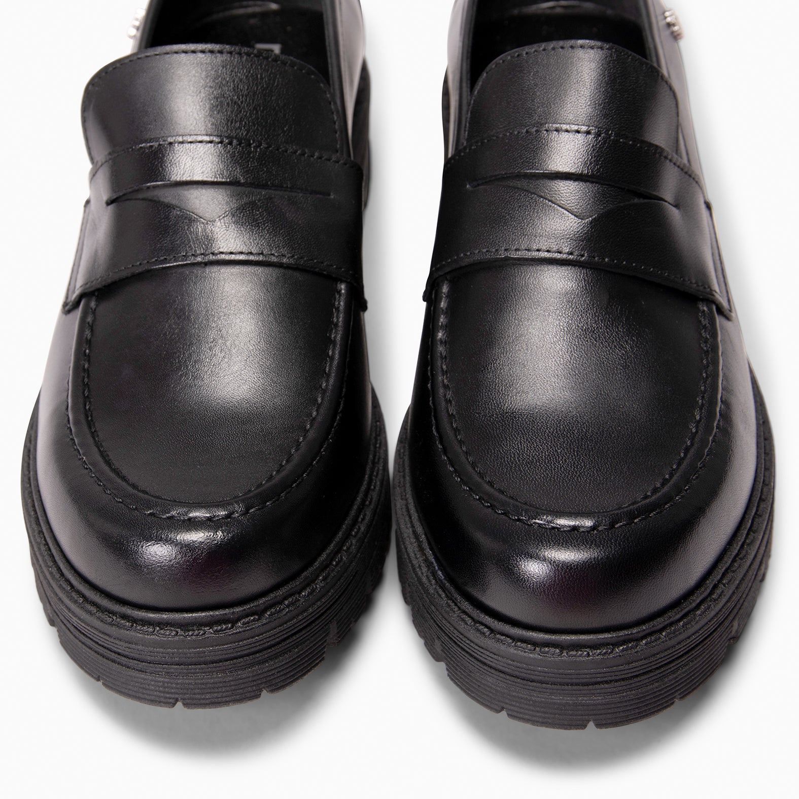 TRAVIS - Mocasin de piel de napa cepillada NEGRO - miMaO ®