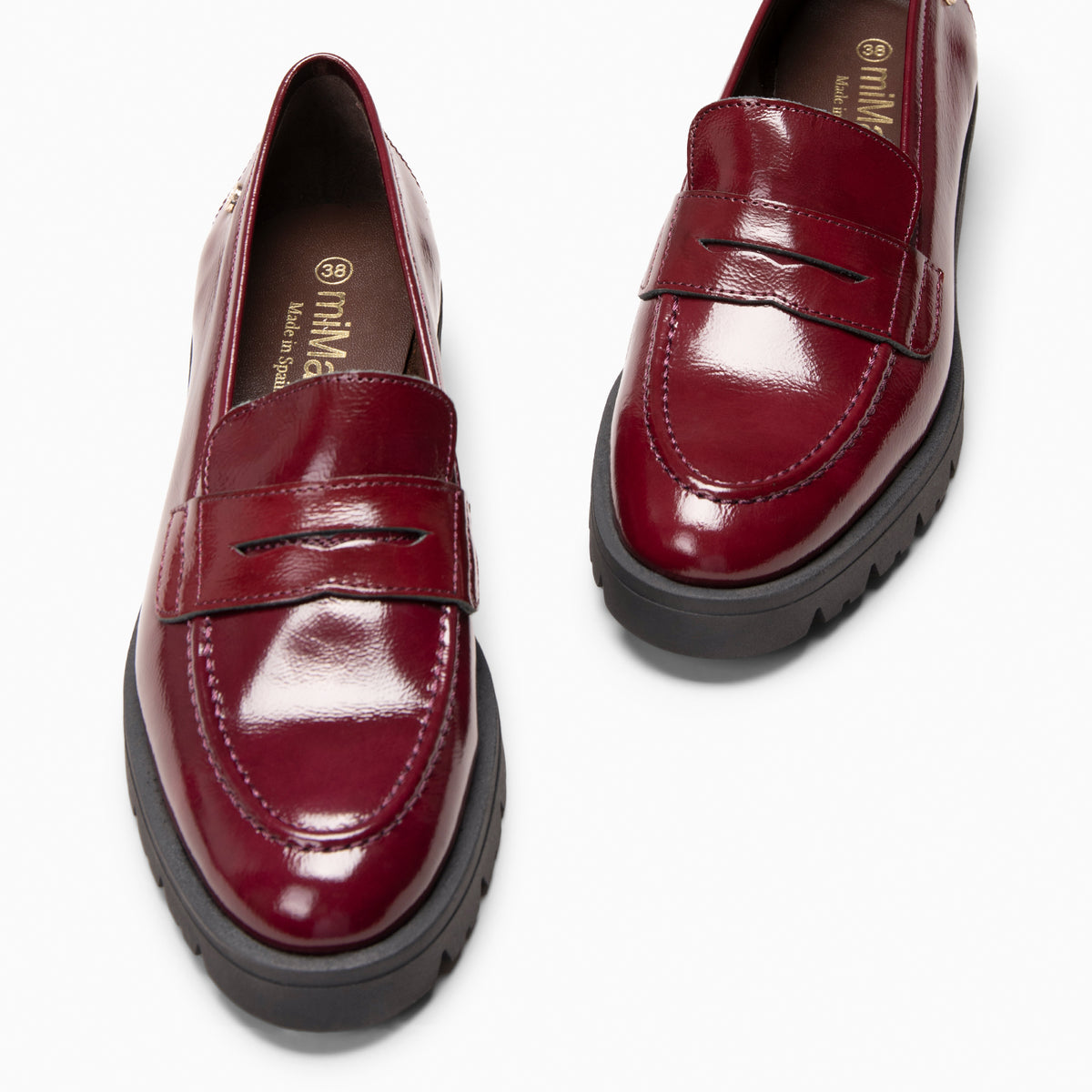 DAFNE - Mocasines de cuña de charol BURDEOS