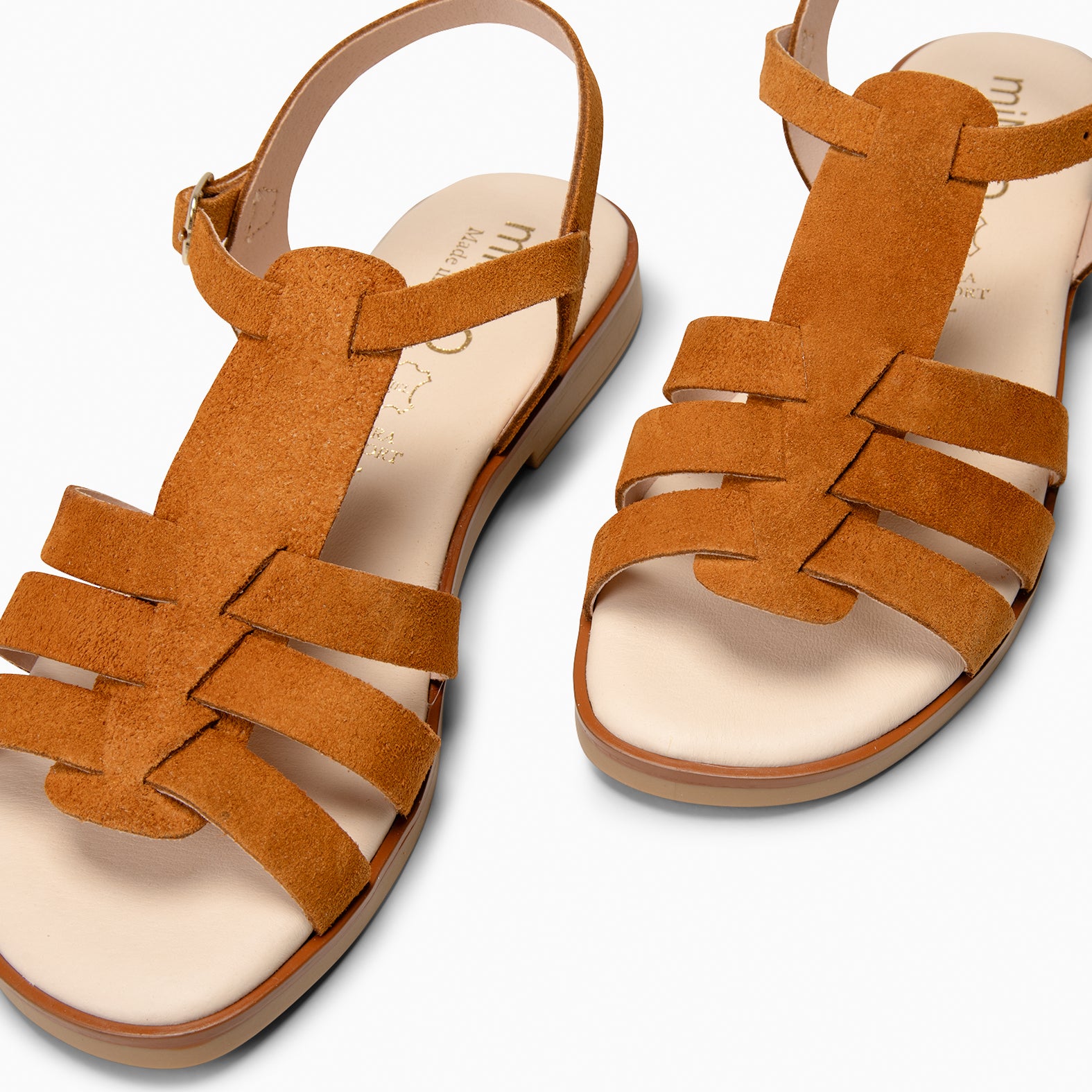 NAIRA – Nu-pieds à lanières en daim MARRON