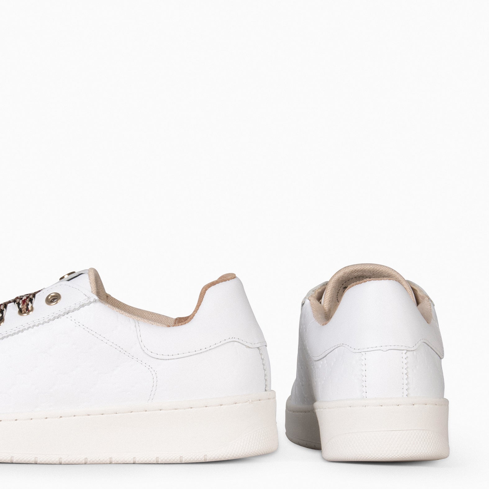 MARSELLA – WHITE SNEAKERS with taupe and white laces