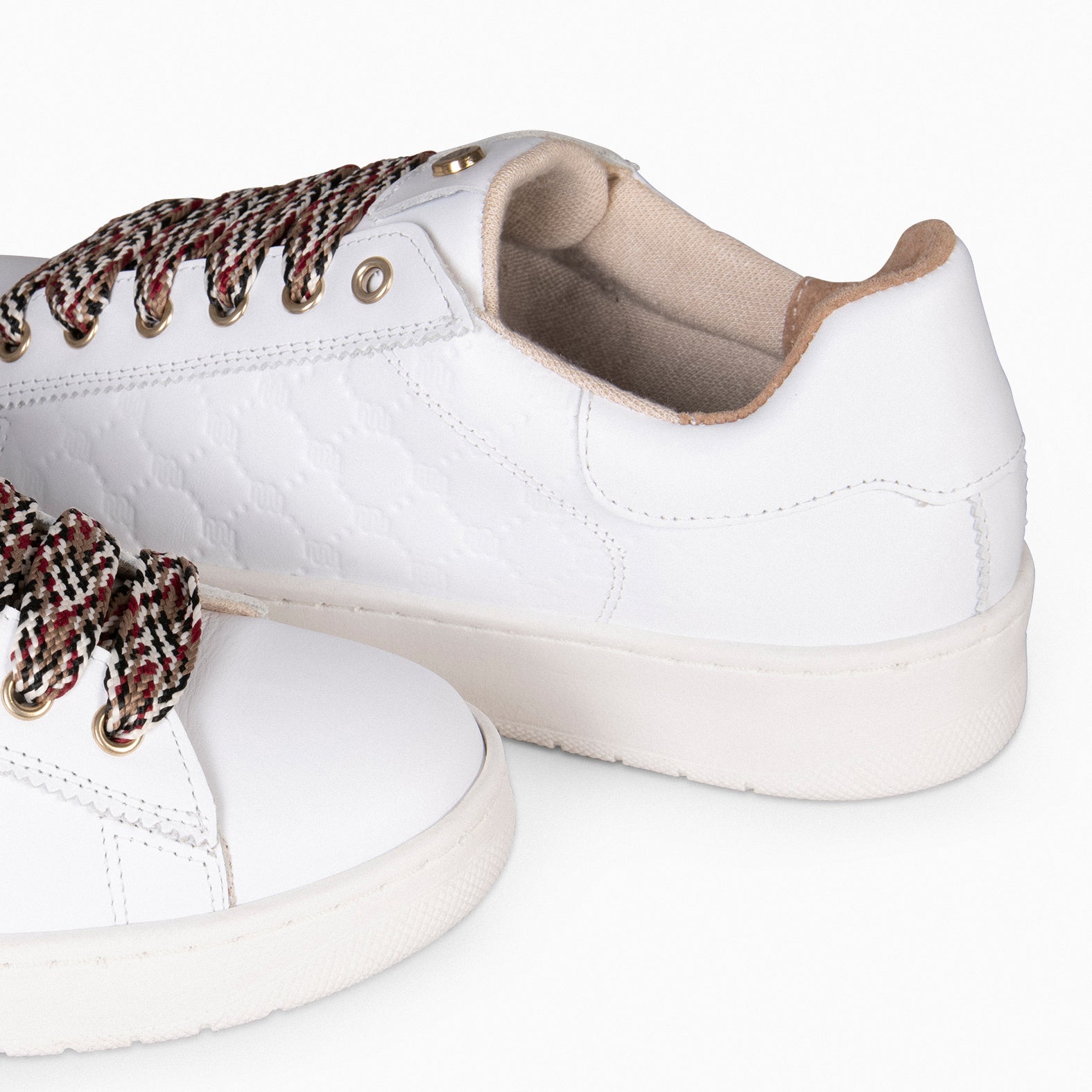 MARSELLA – WHITE SNEAKERS with taupe and white laces