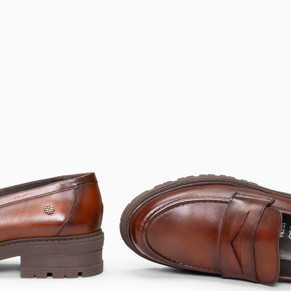 TRAVIS - Mocasin de piel de napa cepillada CAMEL - miMaO ®
