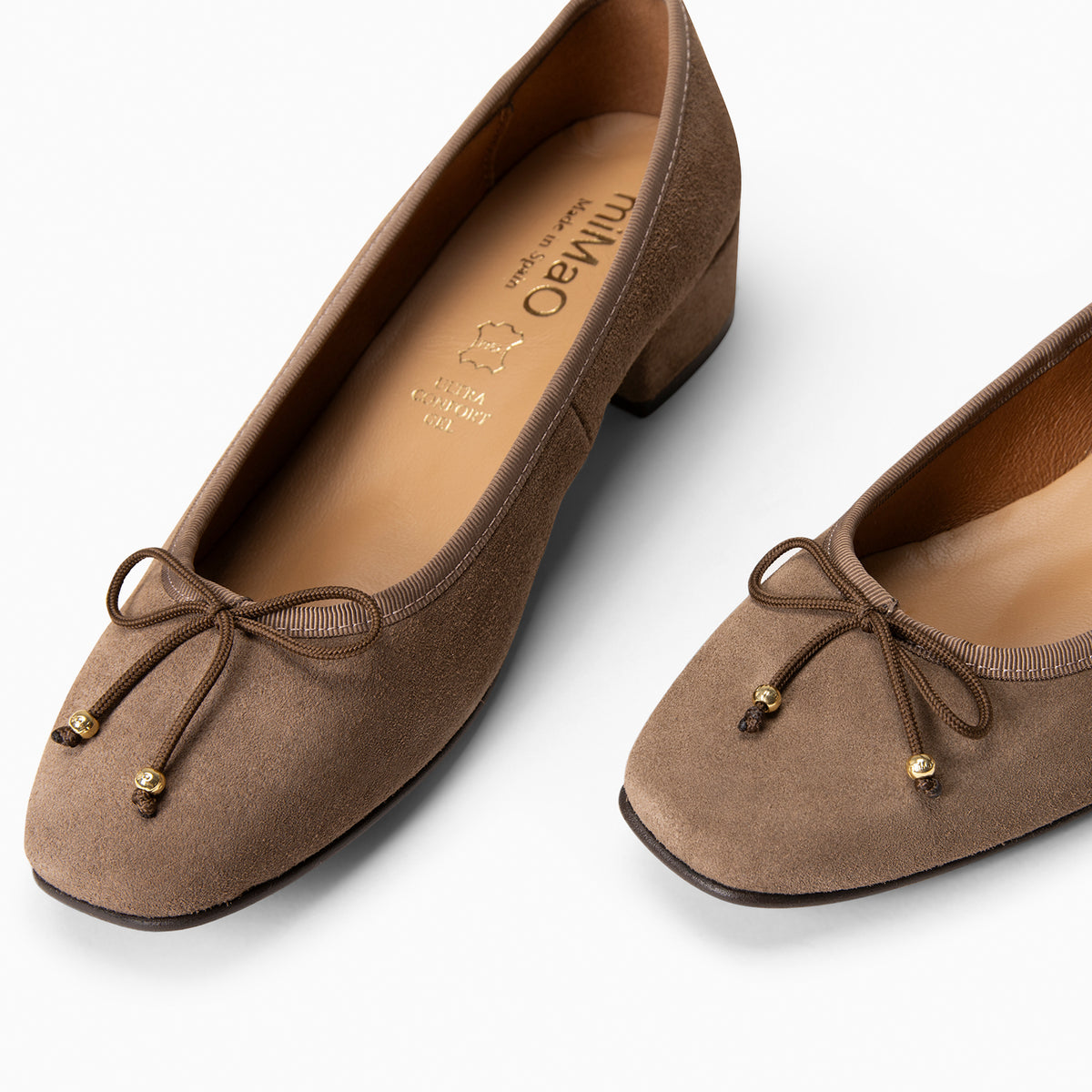NINA - Bailarina de tacón bajo en piel de serraje TAUPE - miMaO ®