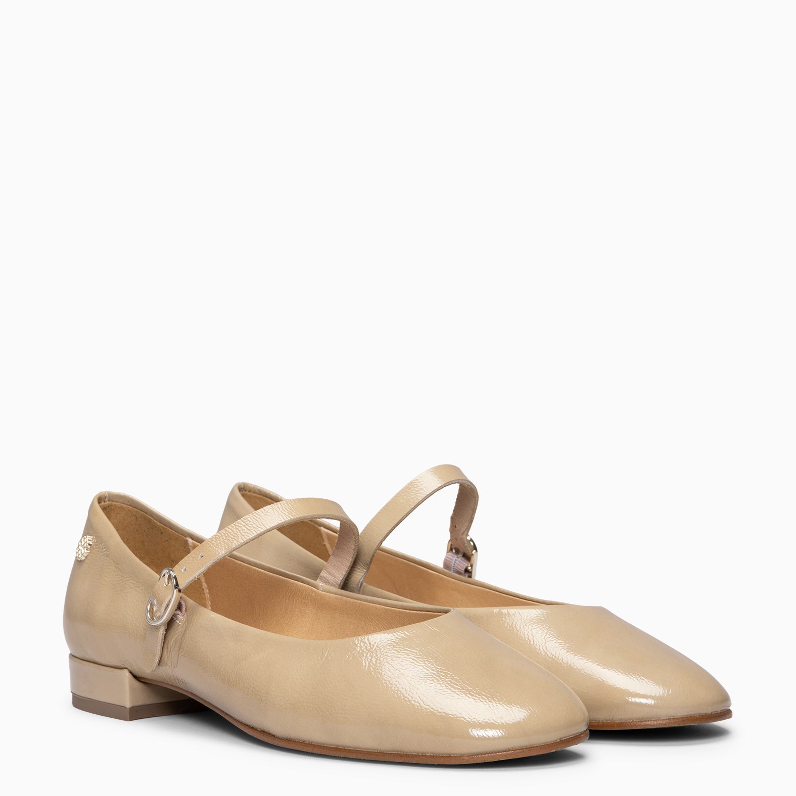 ZOE - Mercedita con tira en piel de charol BEIGE
