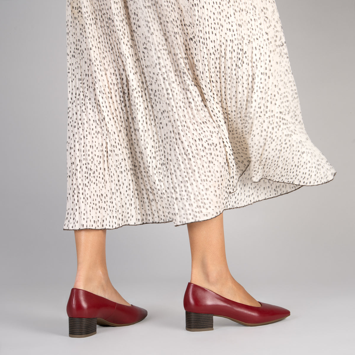 URBAN LADY - Zapatos de tacón bajo de napa GRANATE