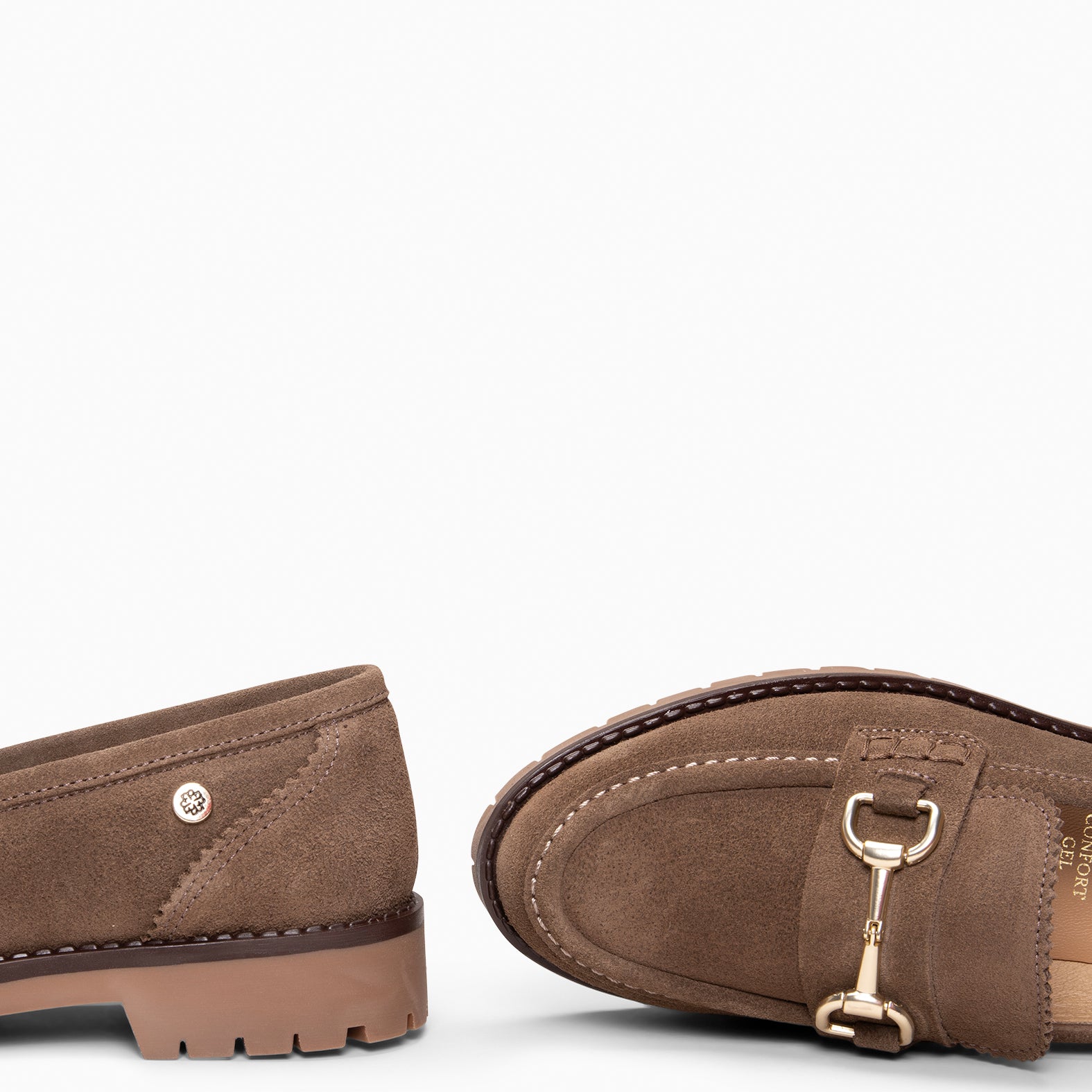 TREVILLA - Mocasín con aplique metálico TAUPE - miMaO ®