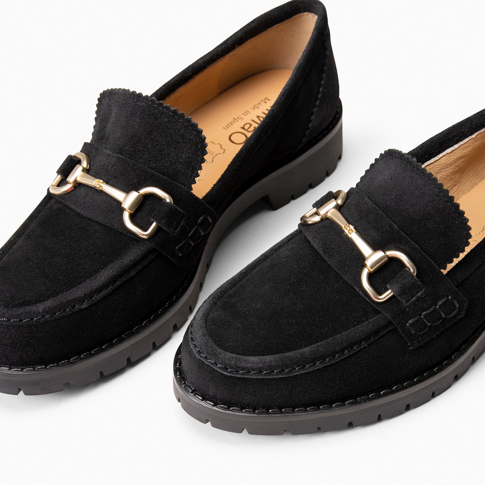 TREVILLA - Mocasín con aplique metálico NEGRO - miMaO ®