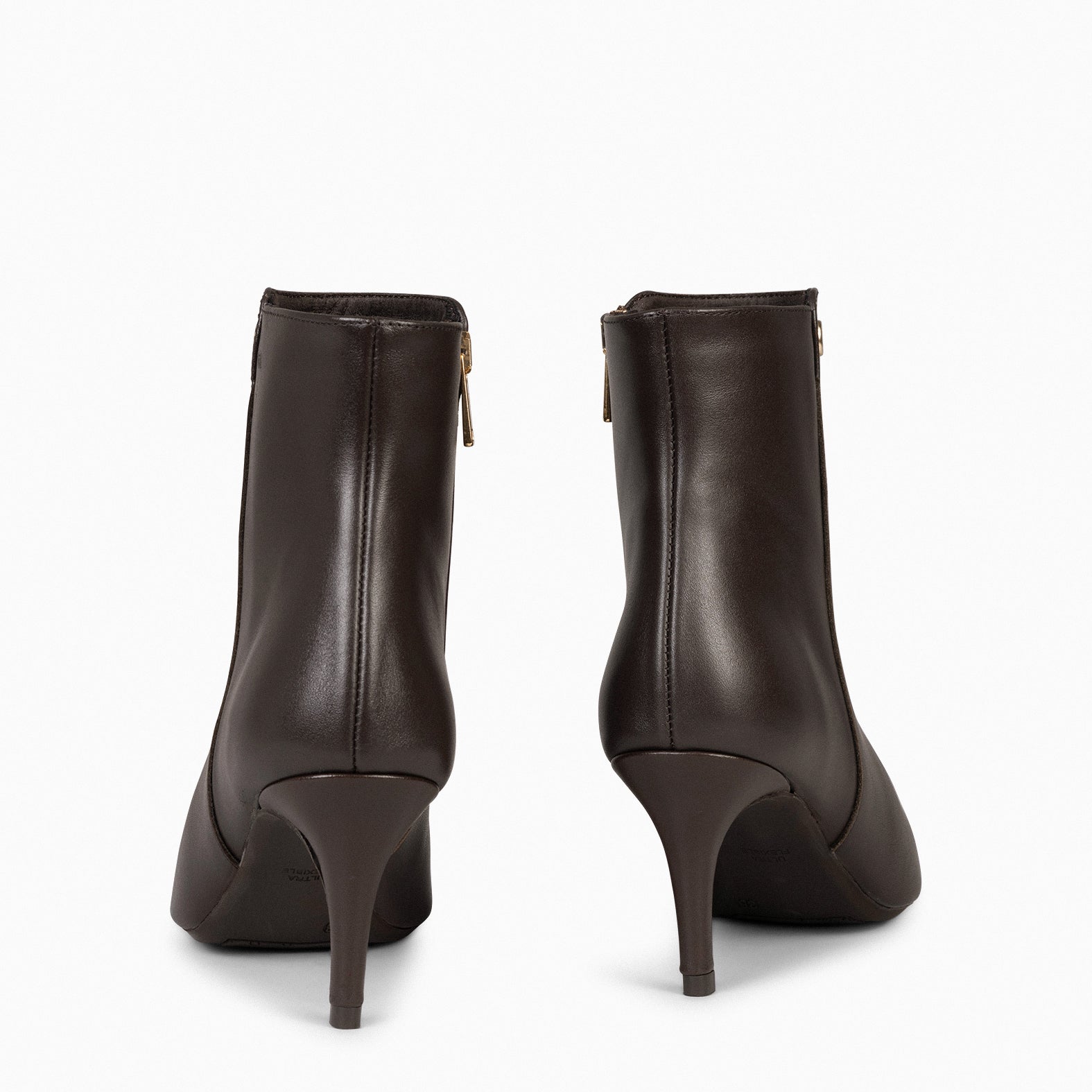 NIGHT – Botines elegantes de napa con tacón fino MARRÓN