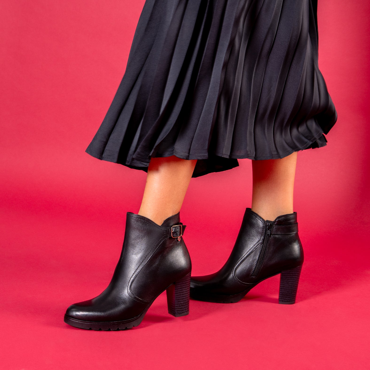 OLI – Botines de tacón alto con hebilla decorativa NEGRO - miMaO ®