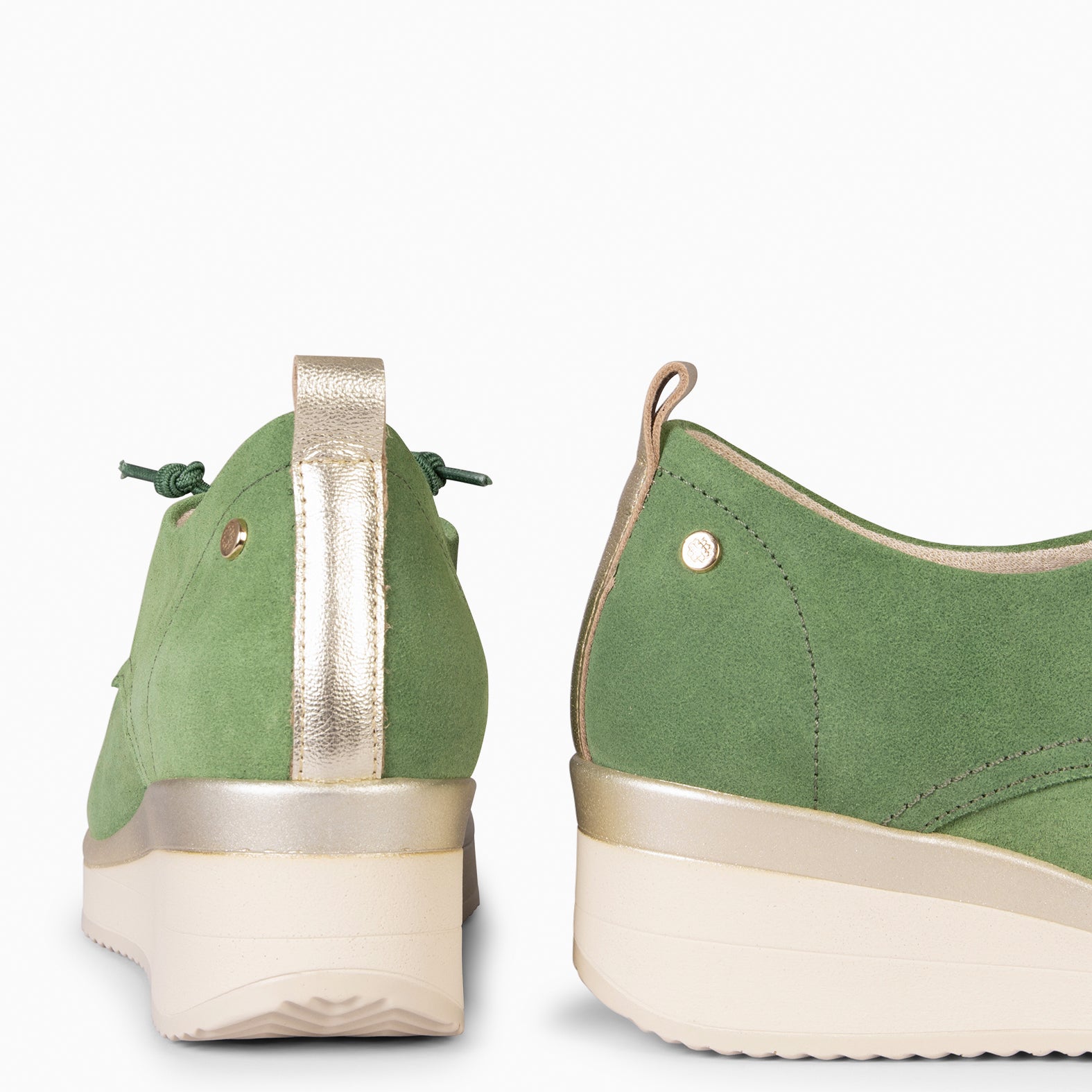 CASSEL - DEPORTIVA CON CUÑA VERDE - miMaO ®