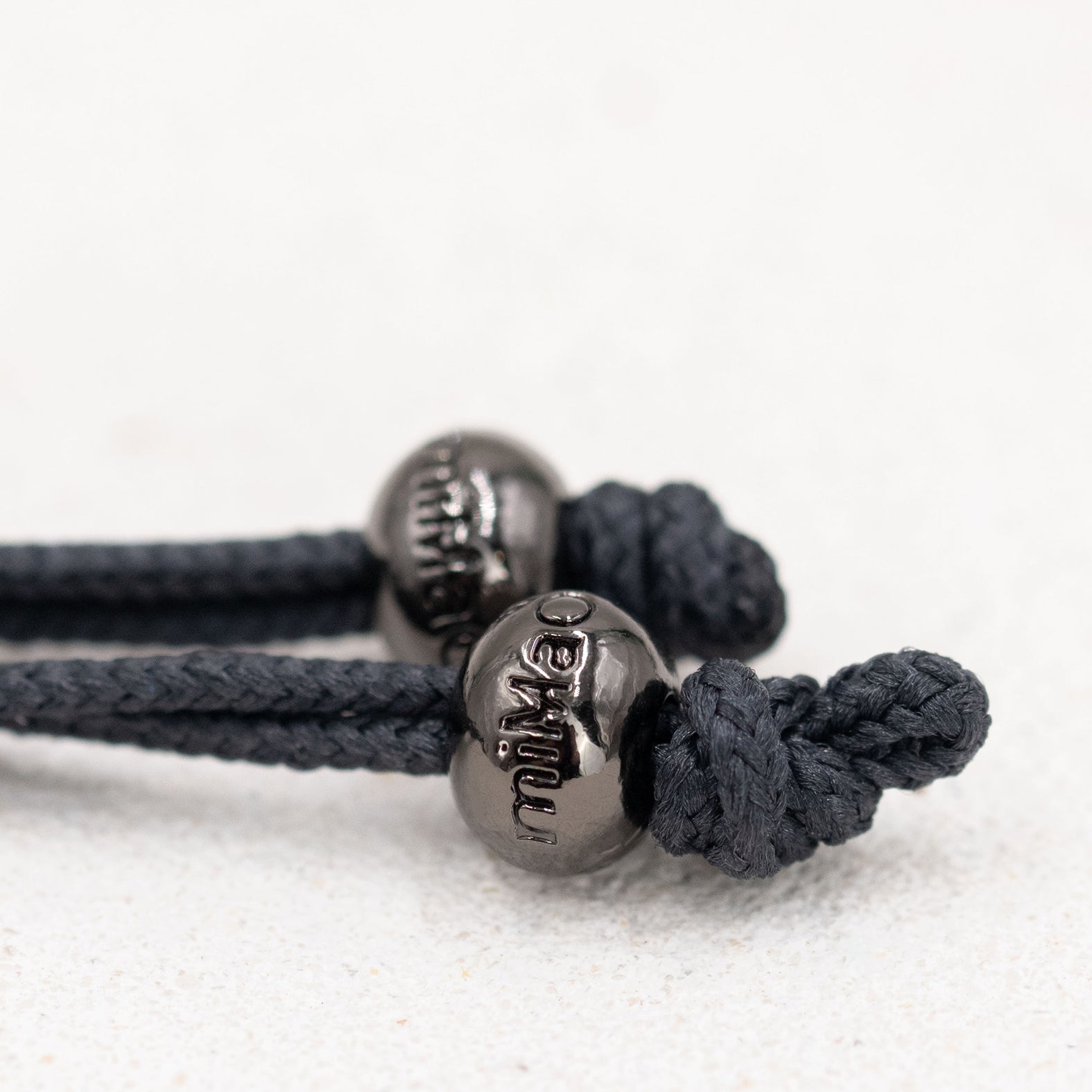 PULSERA GRIS DE LA SERENIDAD - miMaO ®