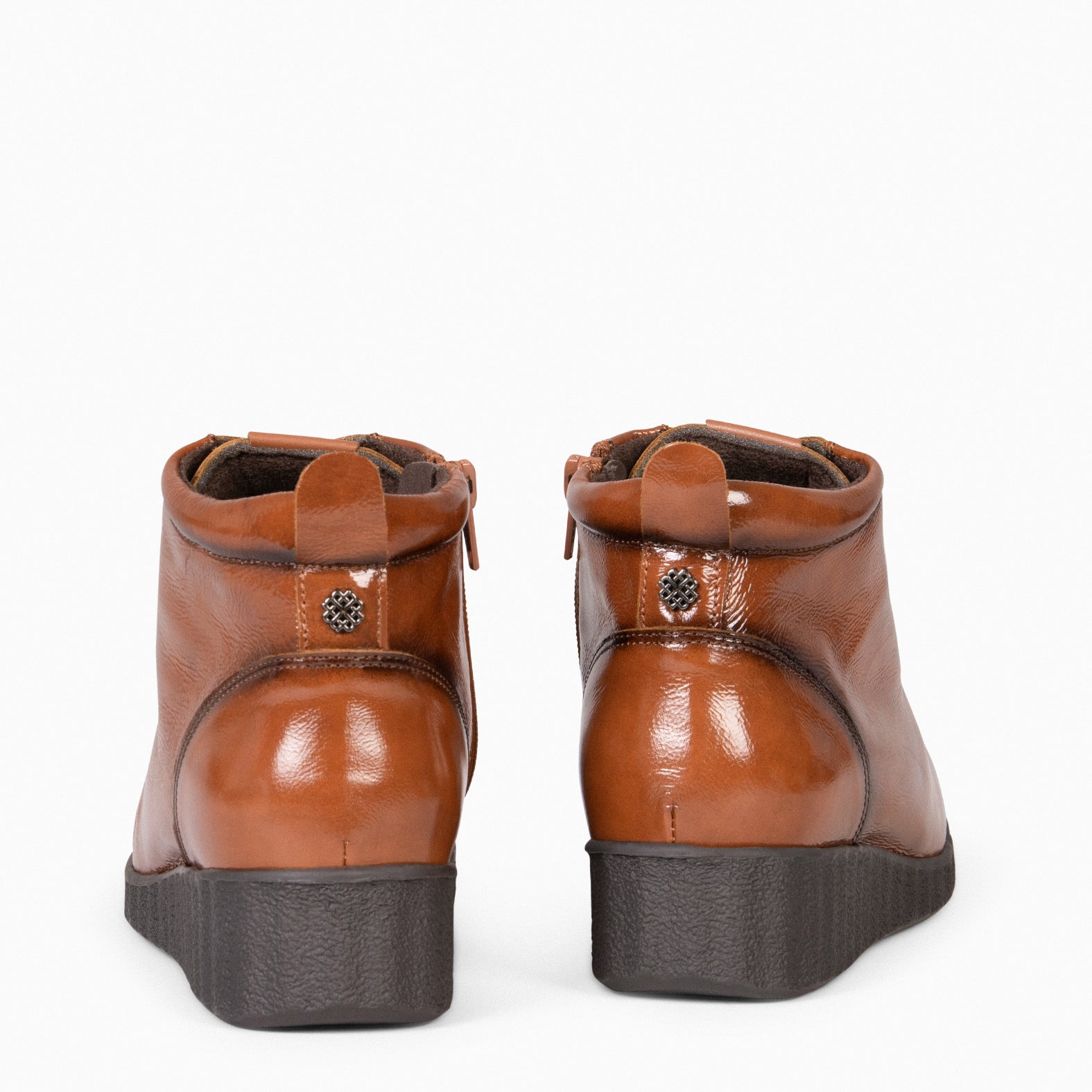 FLEXY - Zapatillas Abotinadas de charol CAMEL