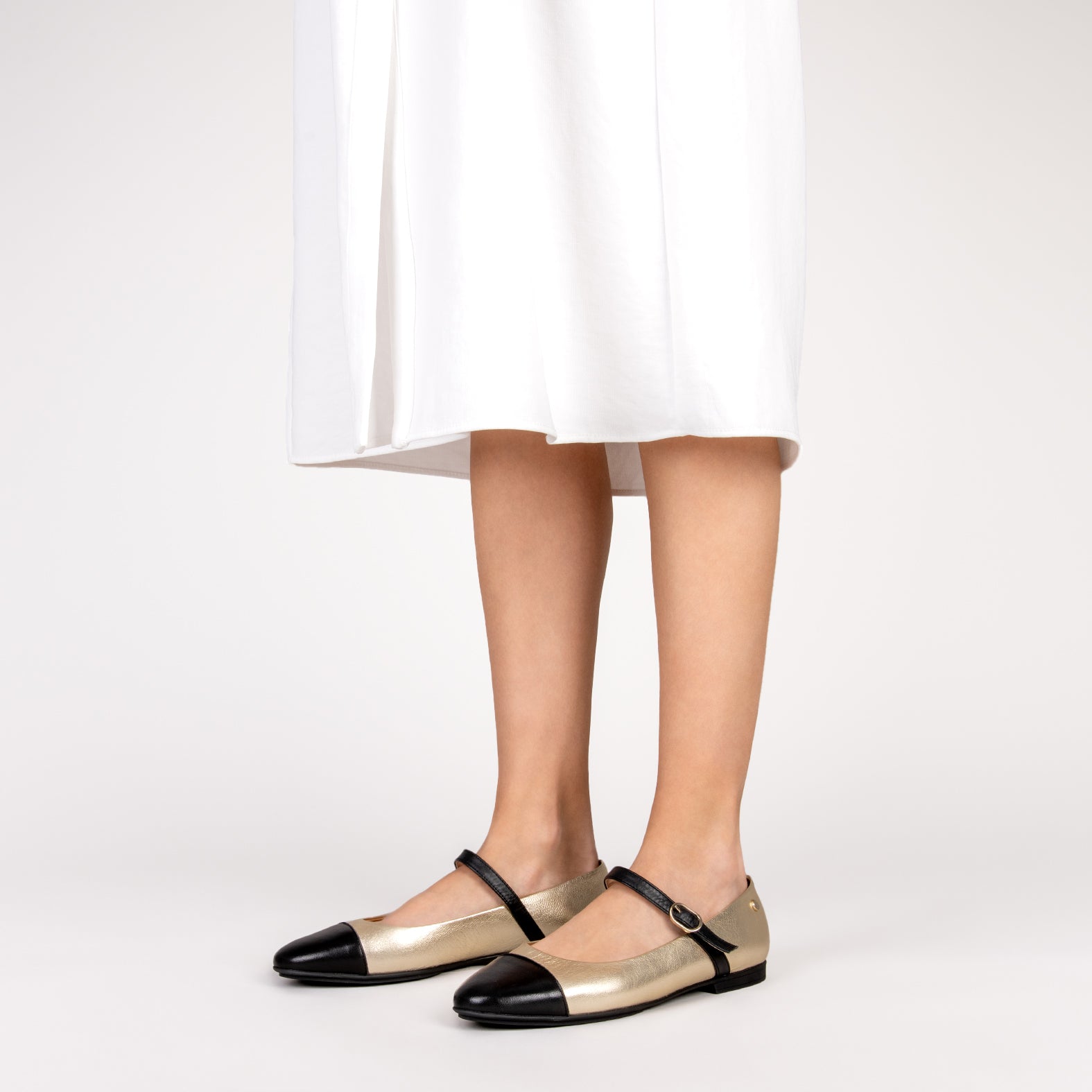 MORGANE -  GOLDEN FLAT SHOES WITH BUCKLE