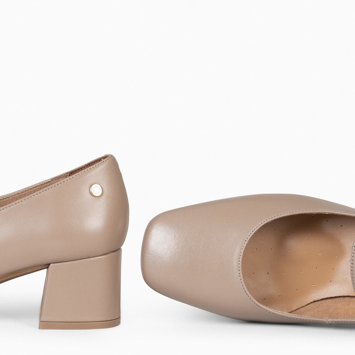 BELLA - Taupe schoenen met enkelbandje en vierkante neus