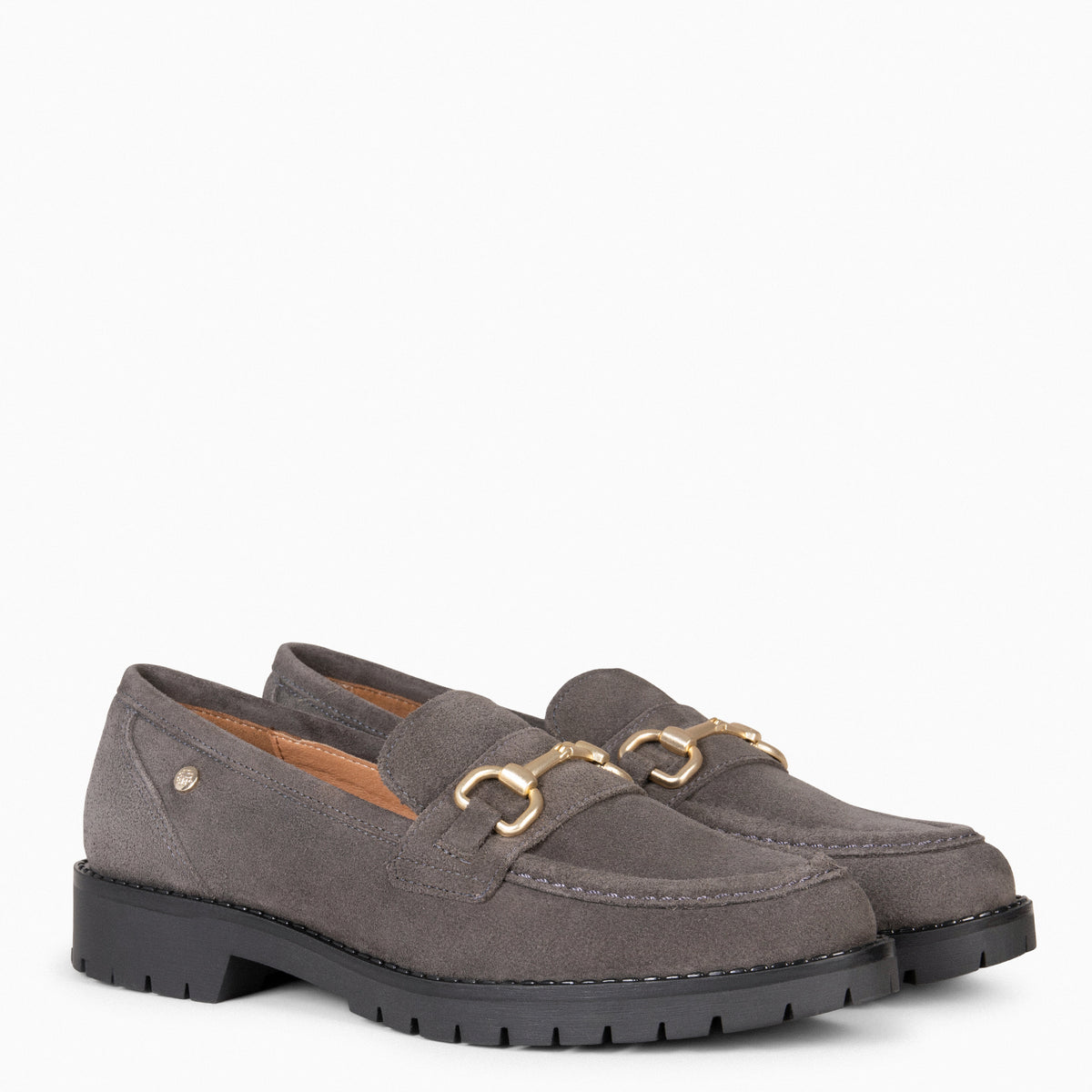 TREVILLA - Mocasín con aplique metálico GRIS - miMaO ®