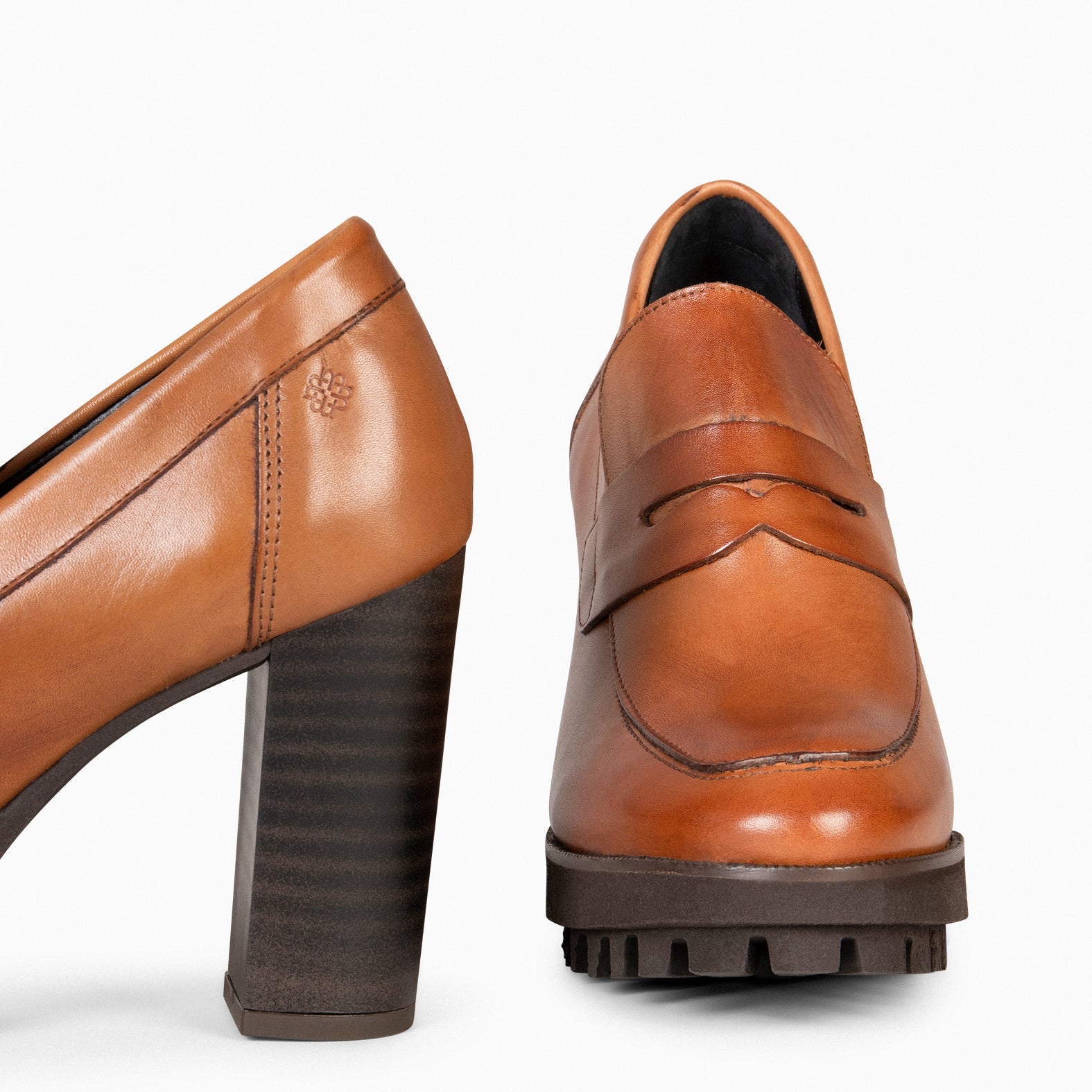 TREND - Mocasín con tacón y plataforma CAMEL - miMaO ®