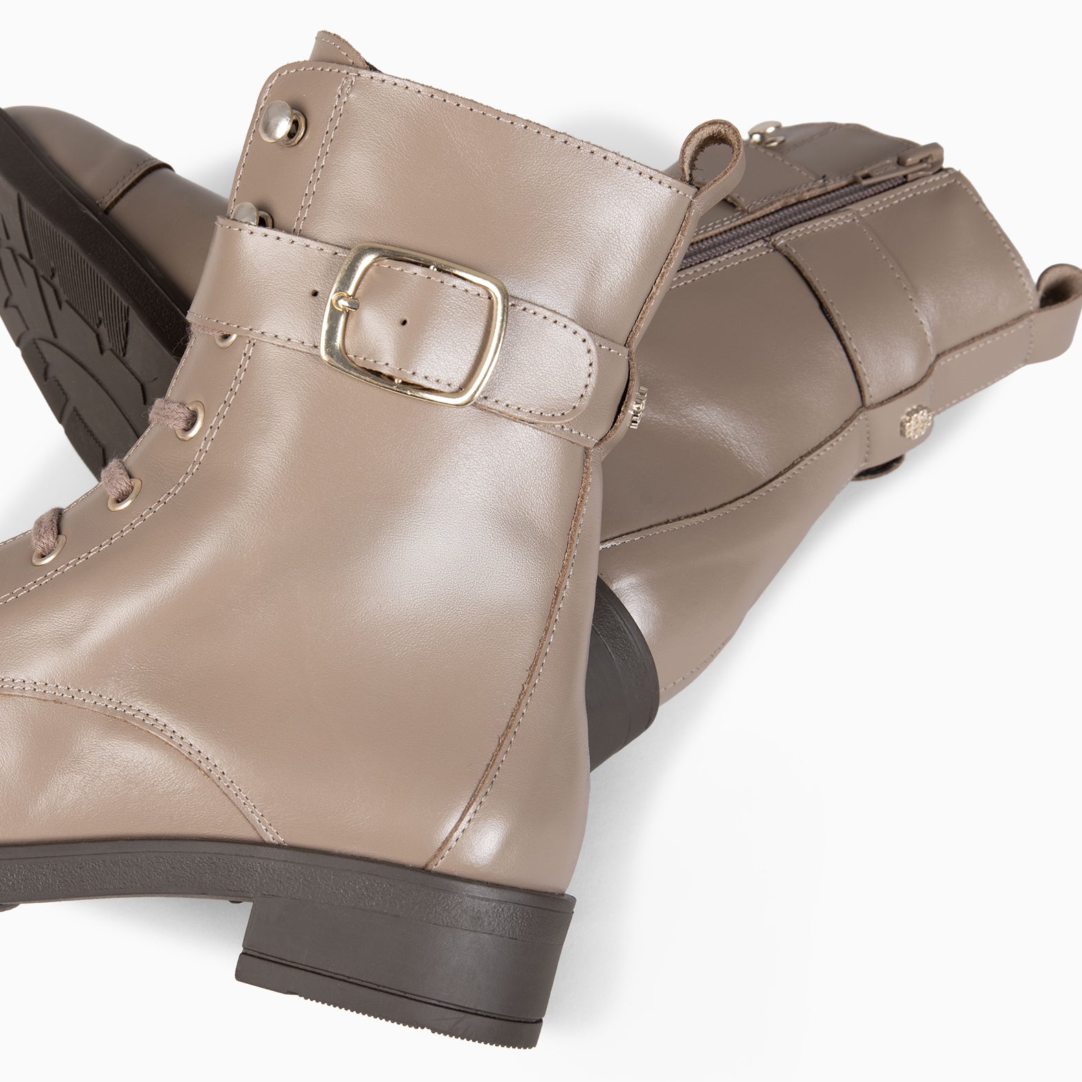BELFAST – Botines con cordones de piel TAUPE NAPA - miMaO ®
