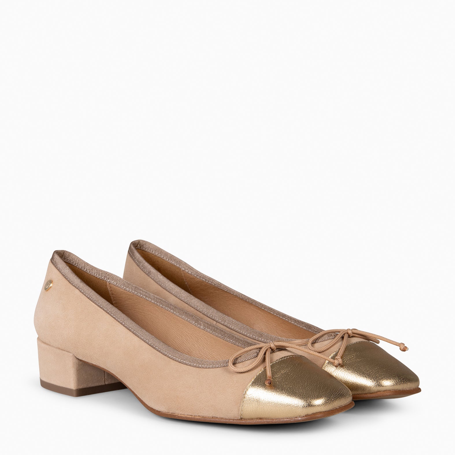 GLAMOUR – Bailarinas con tacón y puntera de napa CAMEL - miMaO ®