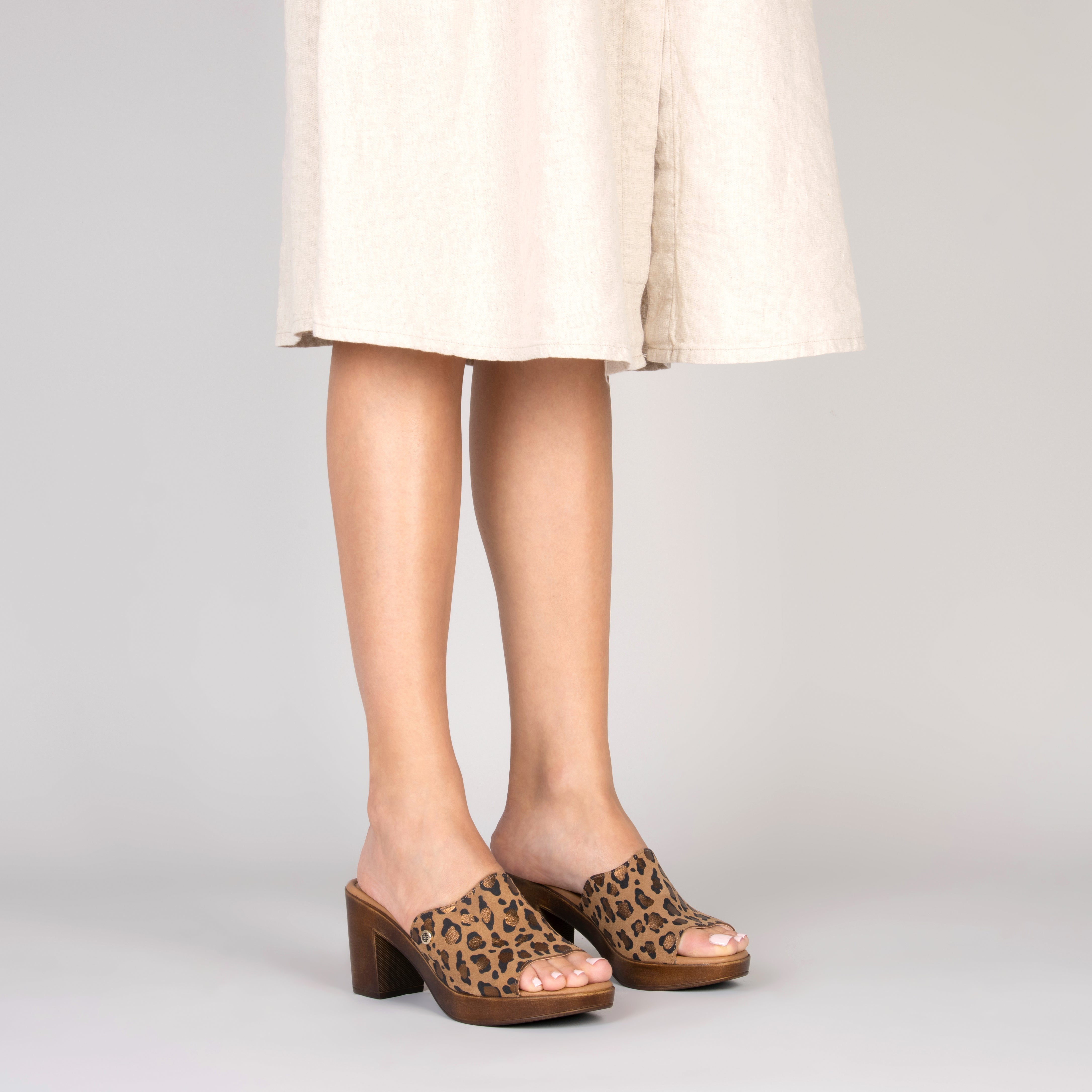 ADELA - Zuecos con tacón LEOPARDO - miMaO ®