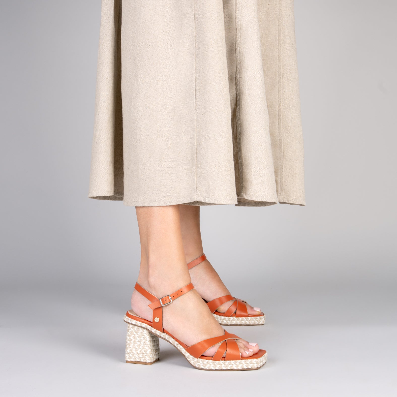 ANNA – Sandalias de tacón ancho NARANJA