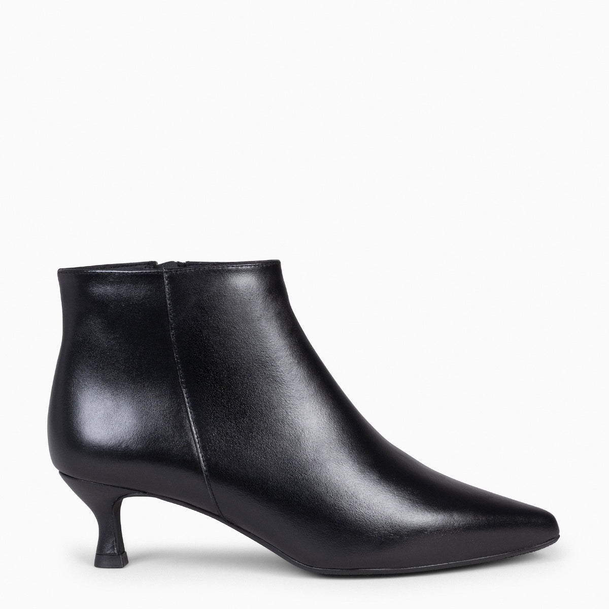 ROYAL NAPA - BLACK Low heel booties