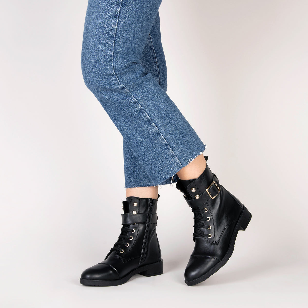 BELFAST – Botines con cordones de piel NEGRO - miMaO ®