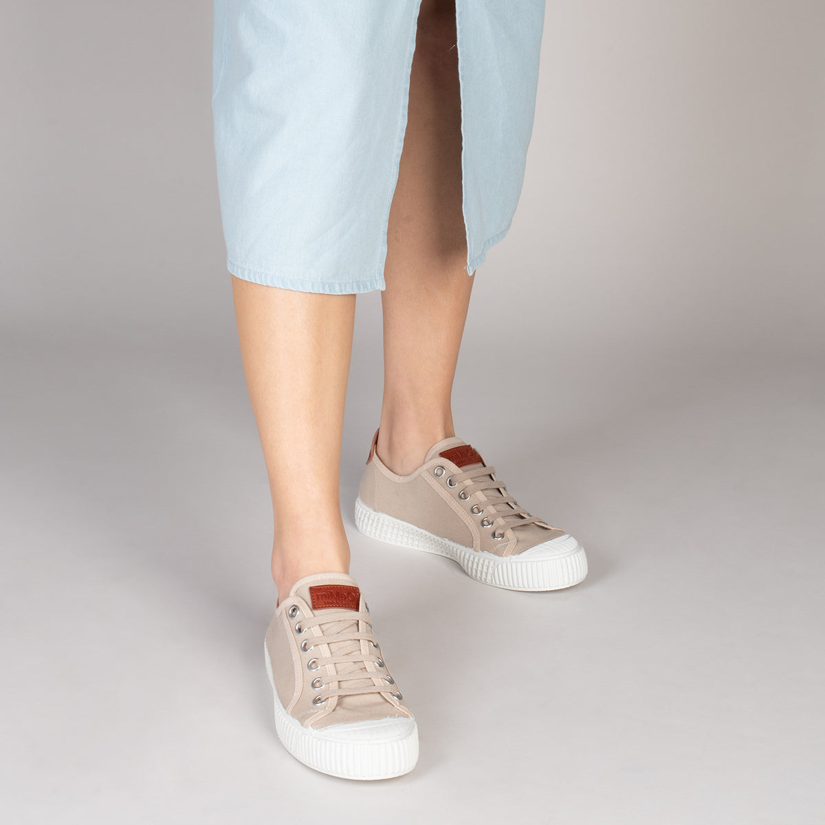 BAMBA – Zapatillas casuals de lona para mujer BEIGE