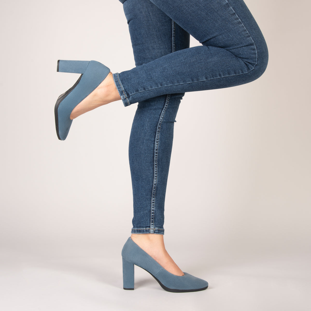URBAN – Zapatos de tacón alto de ante AZUL
