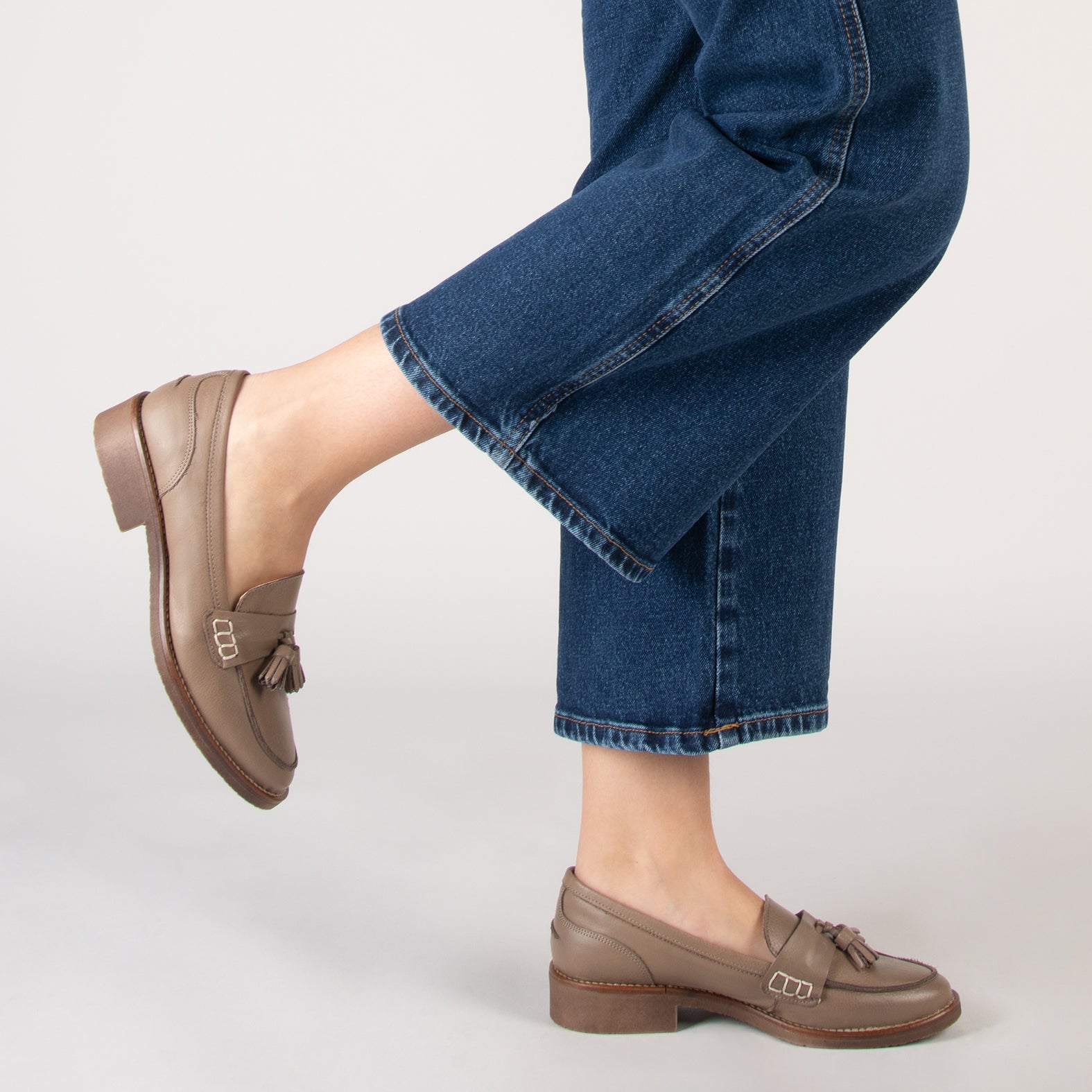 CASTELLANO –  TAUPE moccasin with tassel