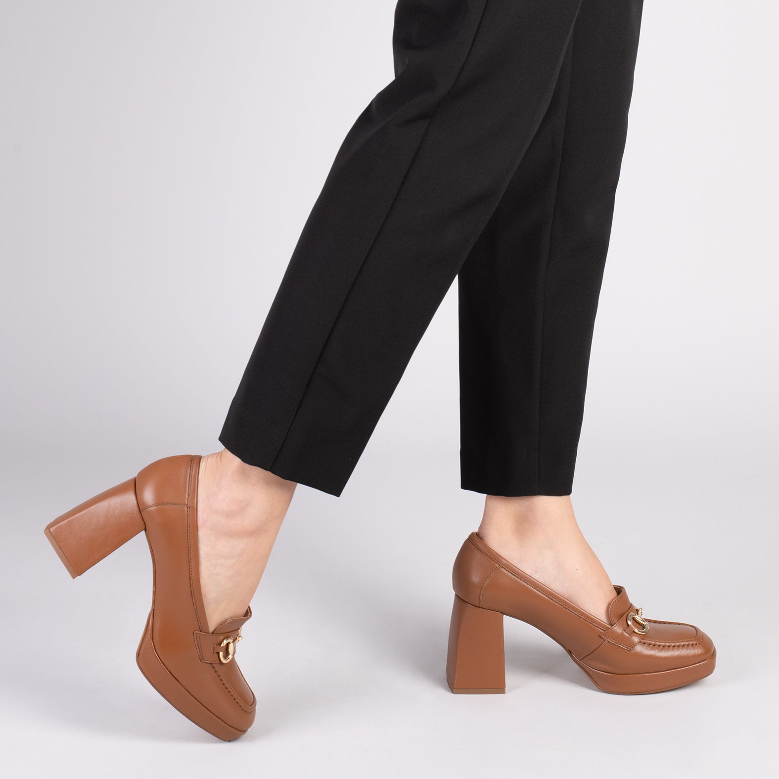 ANNETTE – Mocasines de mujer con tacón y plataforma CAMEL