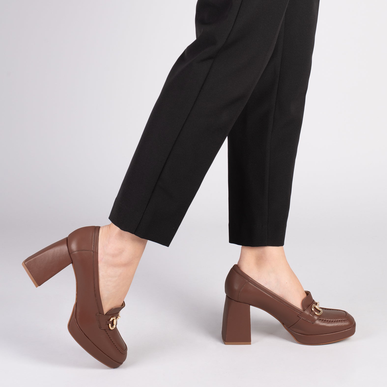 ANNETTE – Mocasines de mujer con tacón y plataforma MARRÓN - miMaO ®