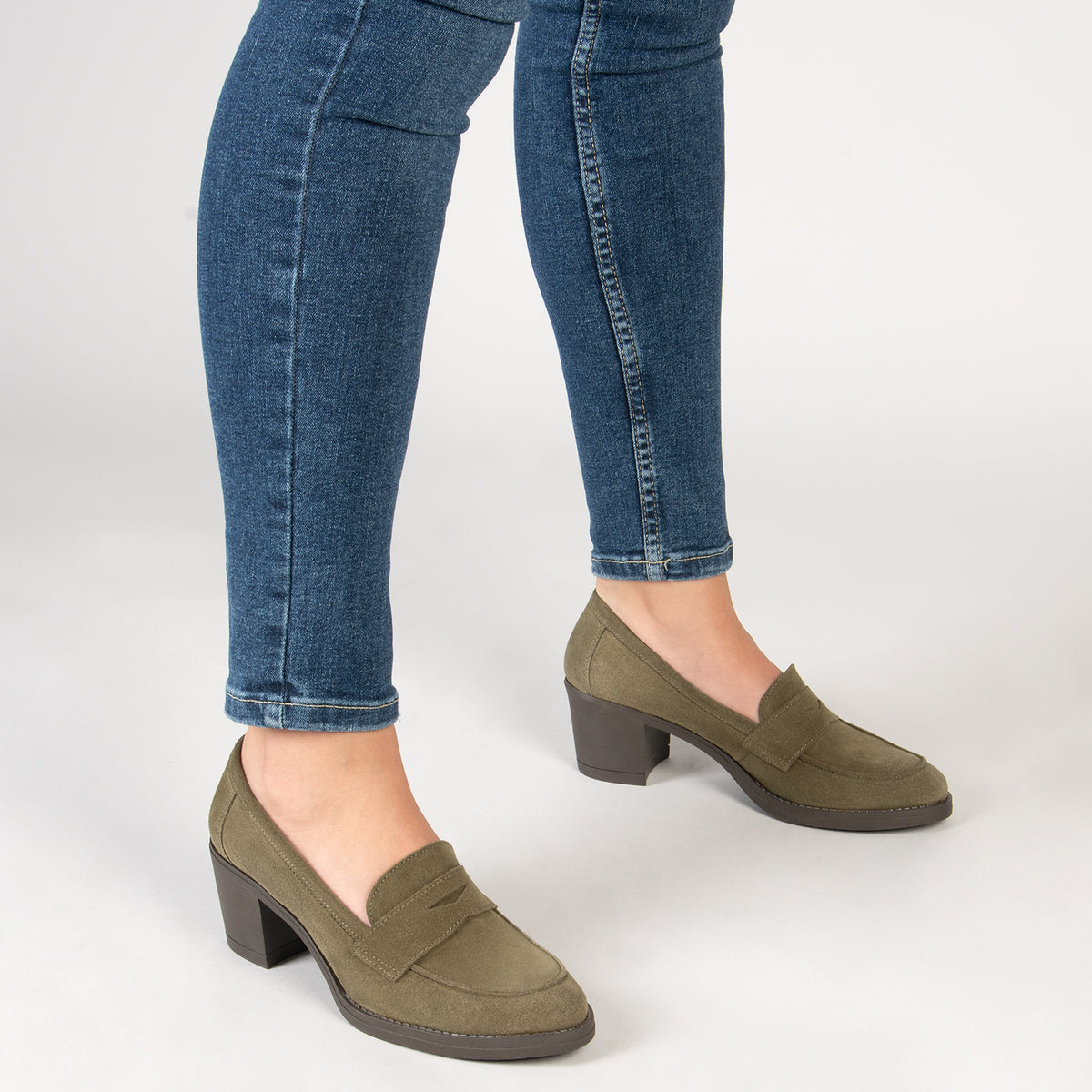 MOKKA - Mocasín de serraje con tacón VERDE